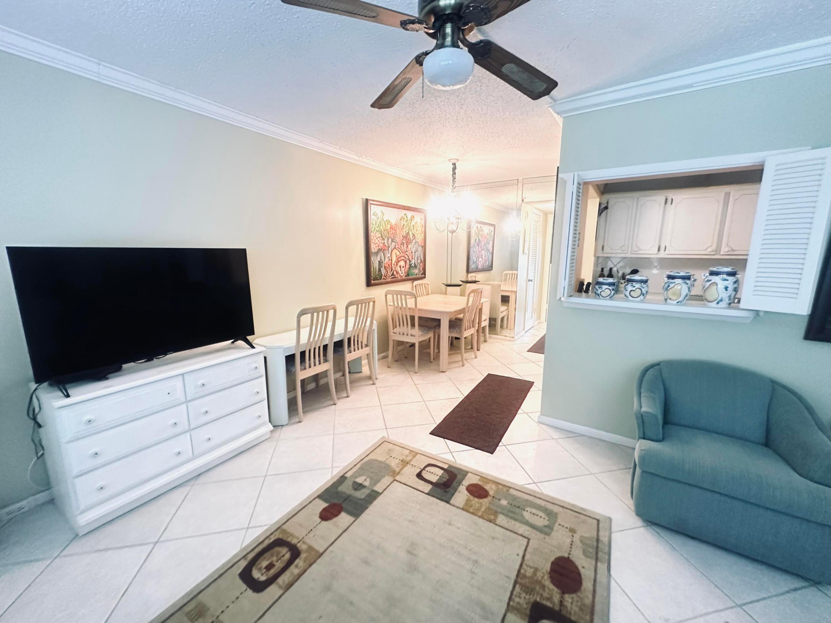 59 Oakridge E Property Photo 6
