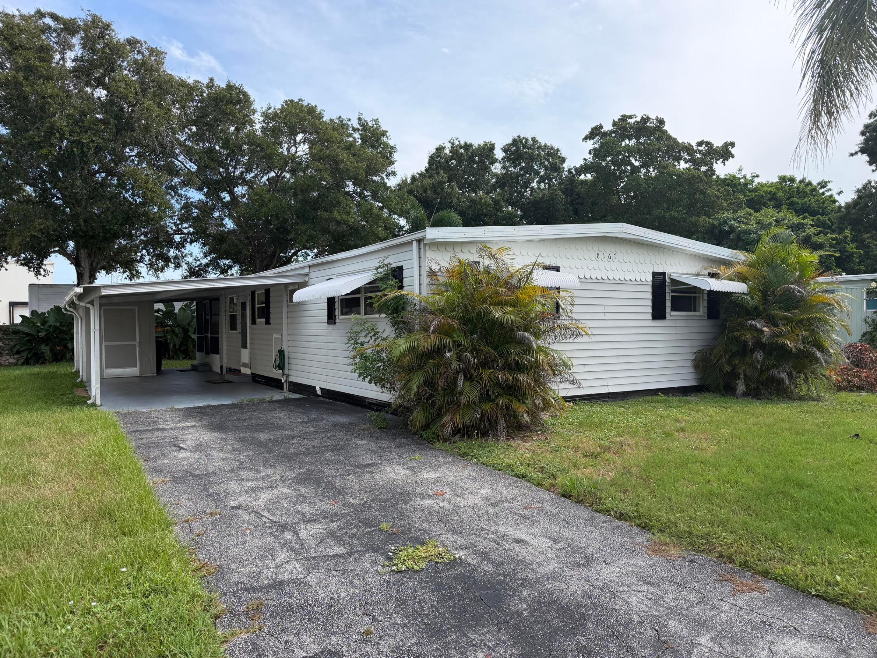 8167 Sandalwood Court Property Photo 1