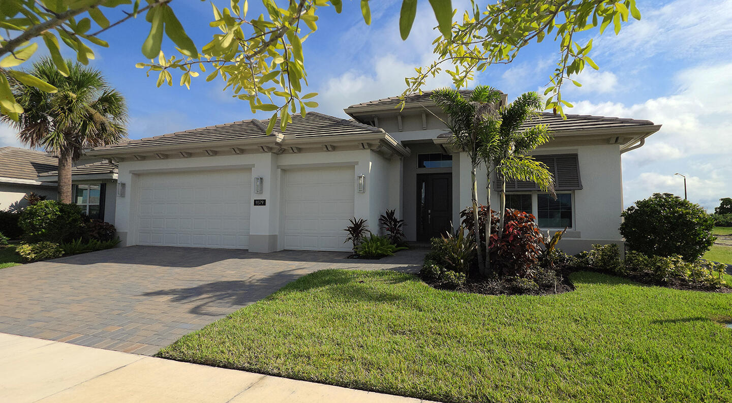 9379 SW Pinnacle Place N Property Photo 1