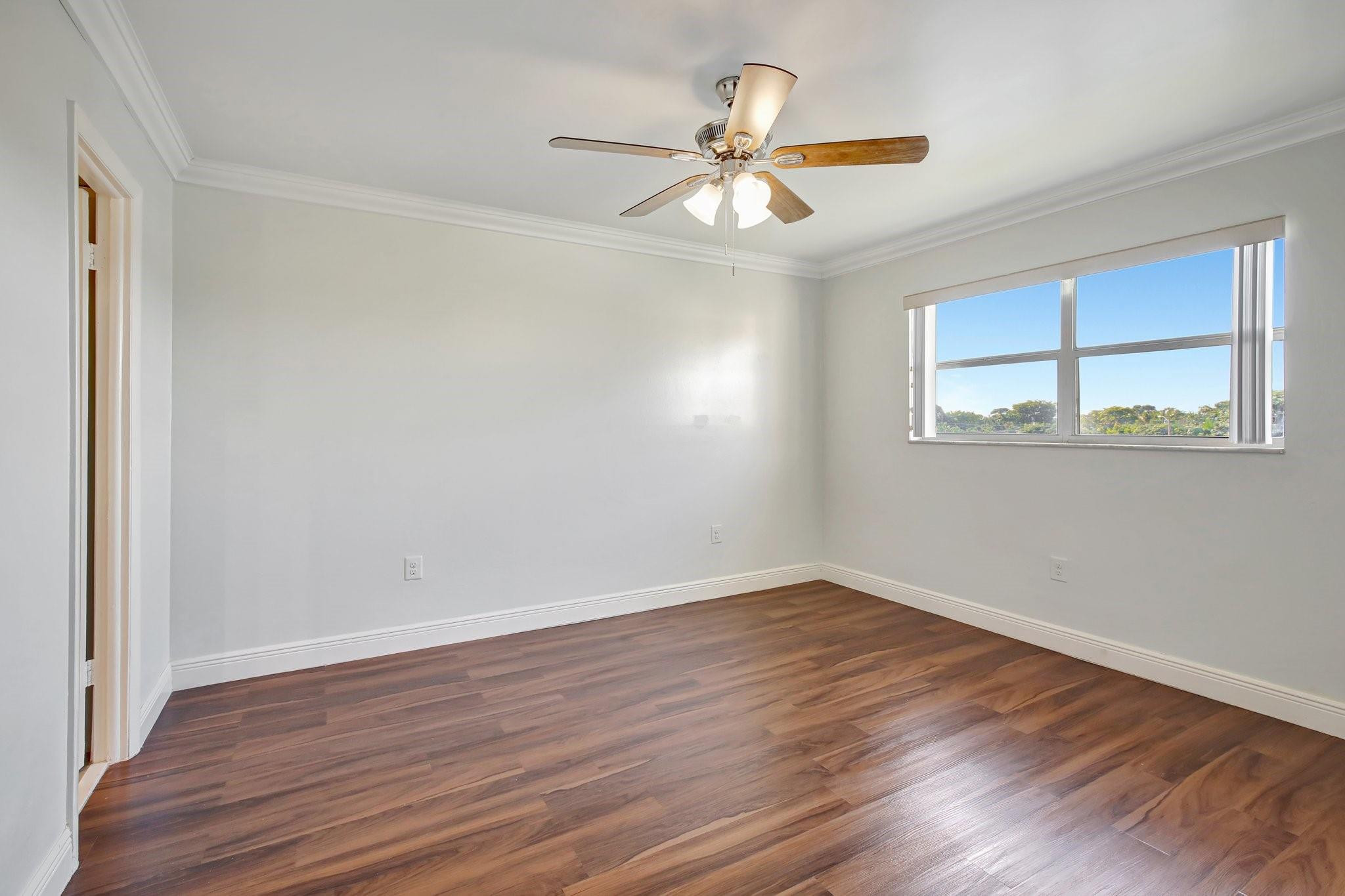 8225 Sunrise Lakes Boulevard 303 Property Photo 6