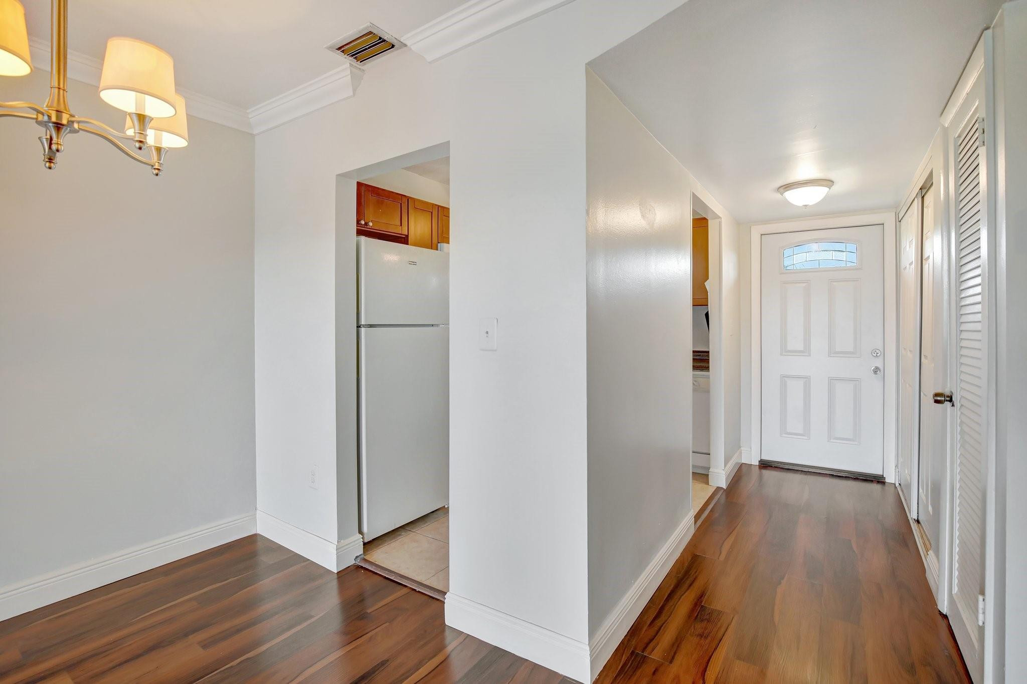 8225 Sunrise Lakes Boulevard 303 Property Photo 11