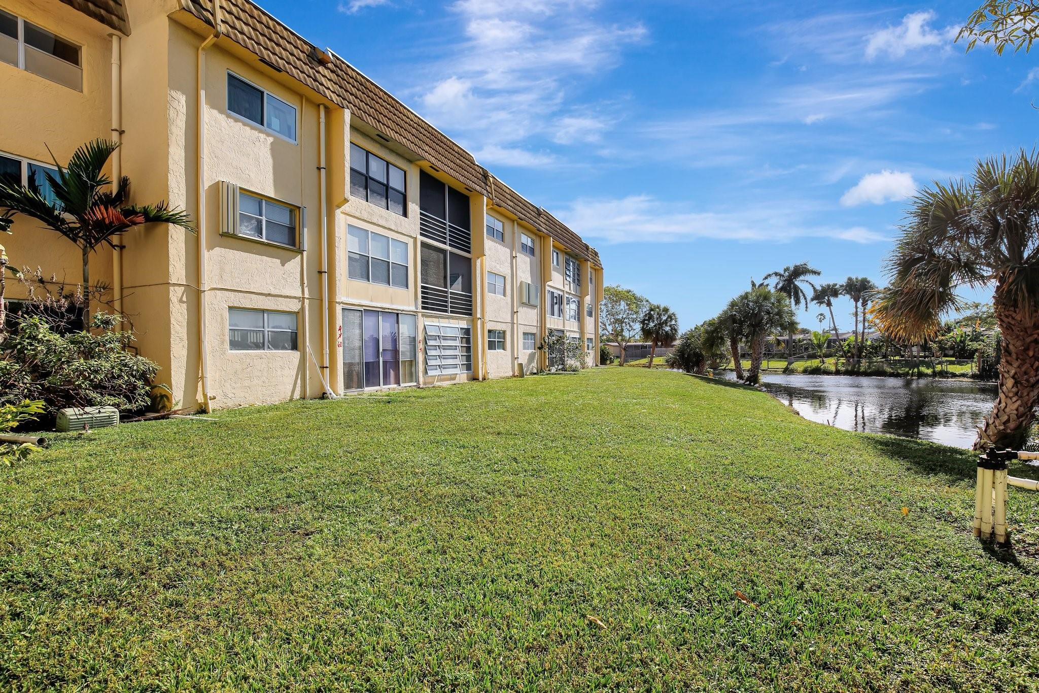 8225 Sunrise Lakes Boulevard 303 Property Photo 34