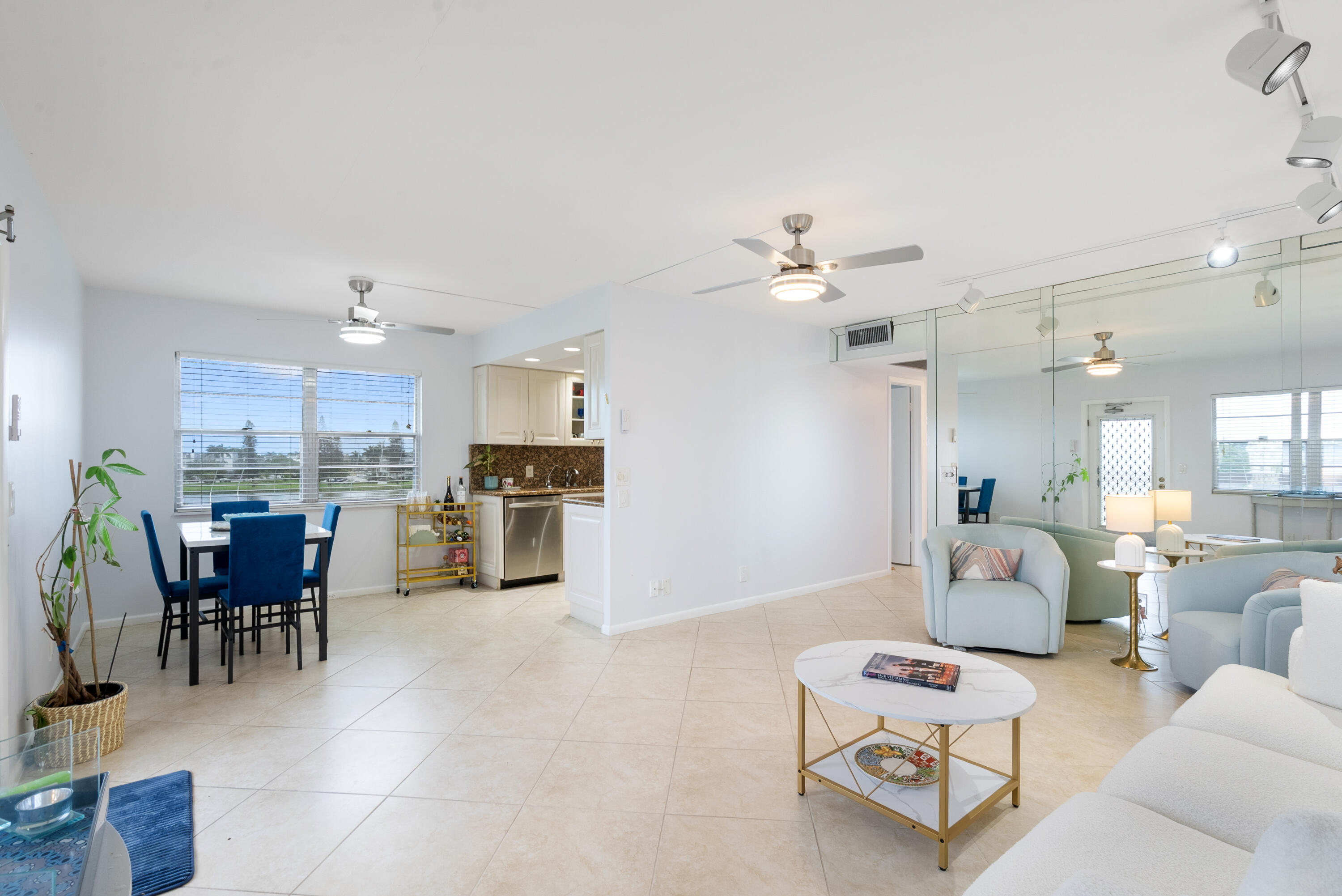 4060 Cornwall C Property Photo 6