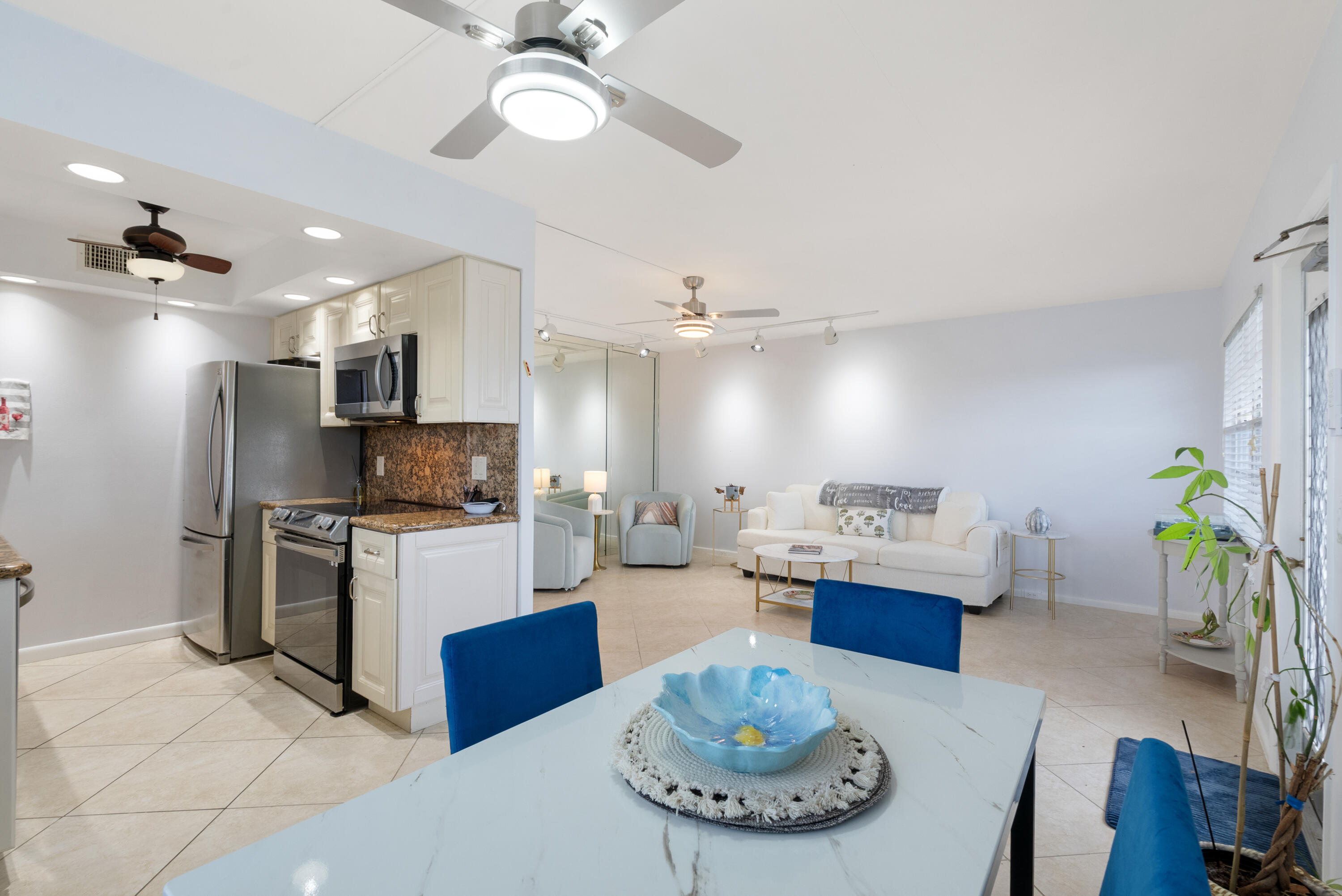 4060 Cornwall C Property Photo 11