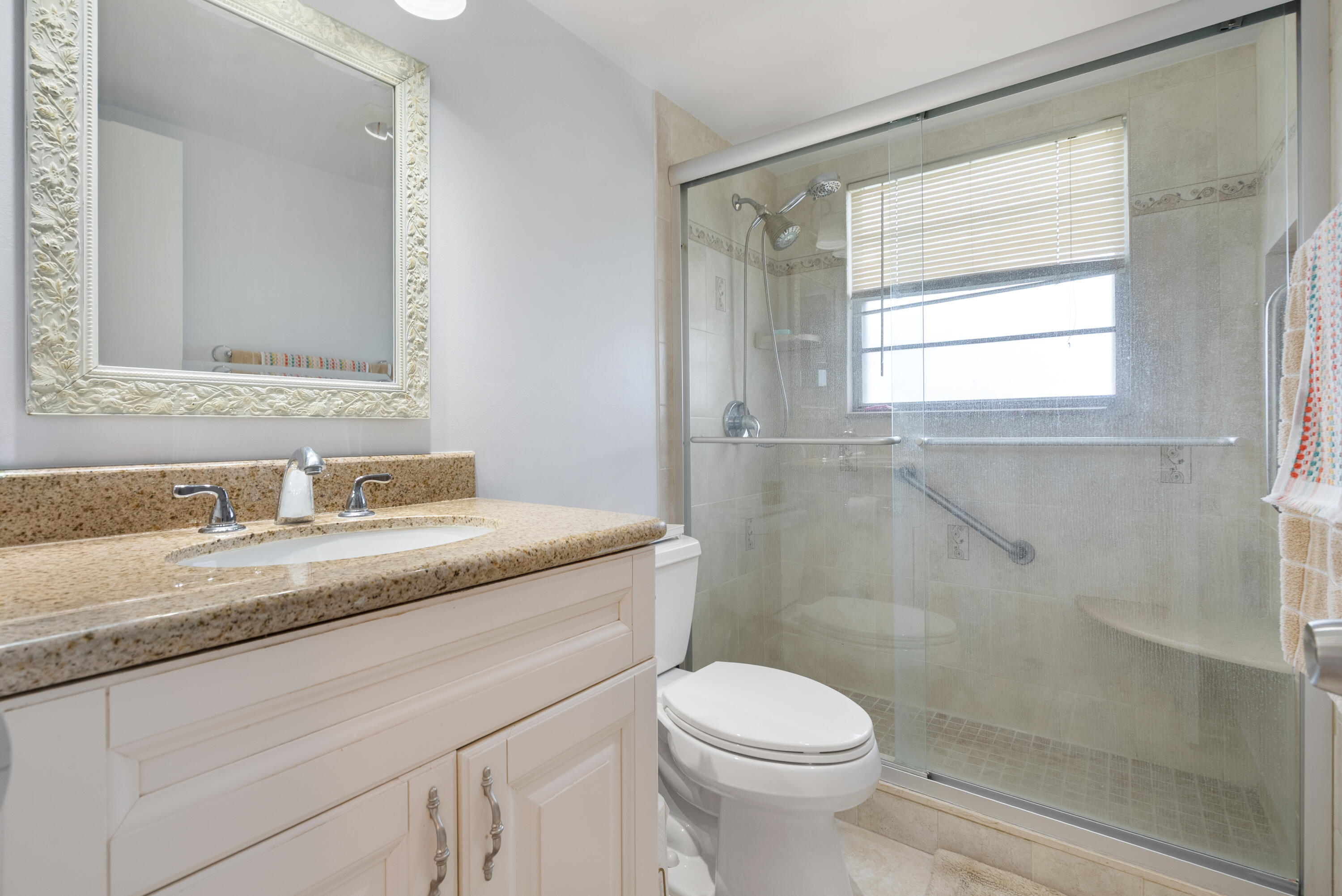 4060 Cornwall C Property Photo 14