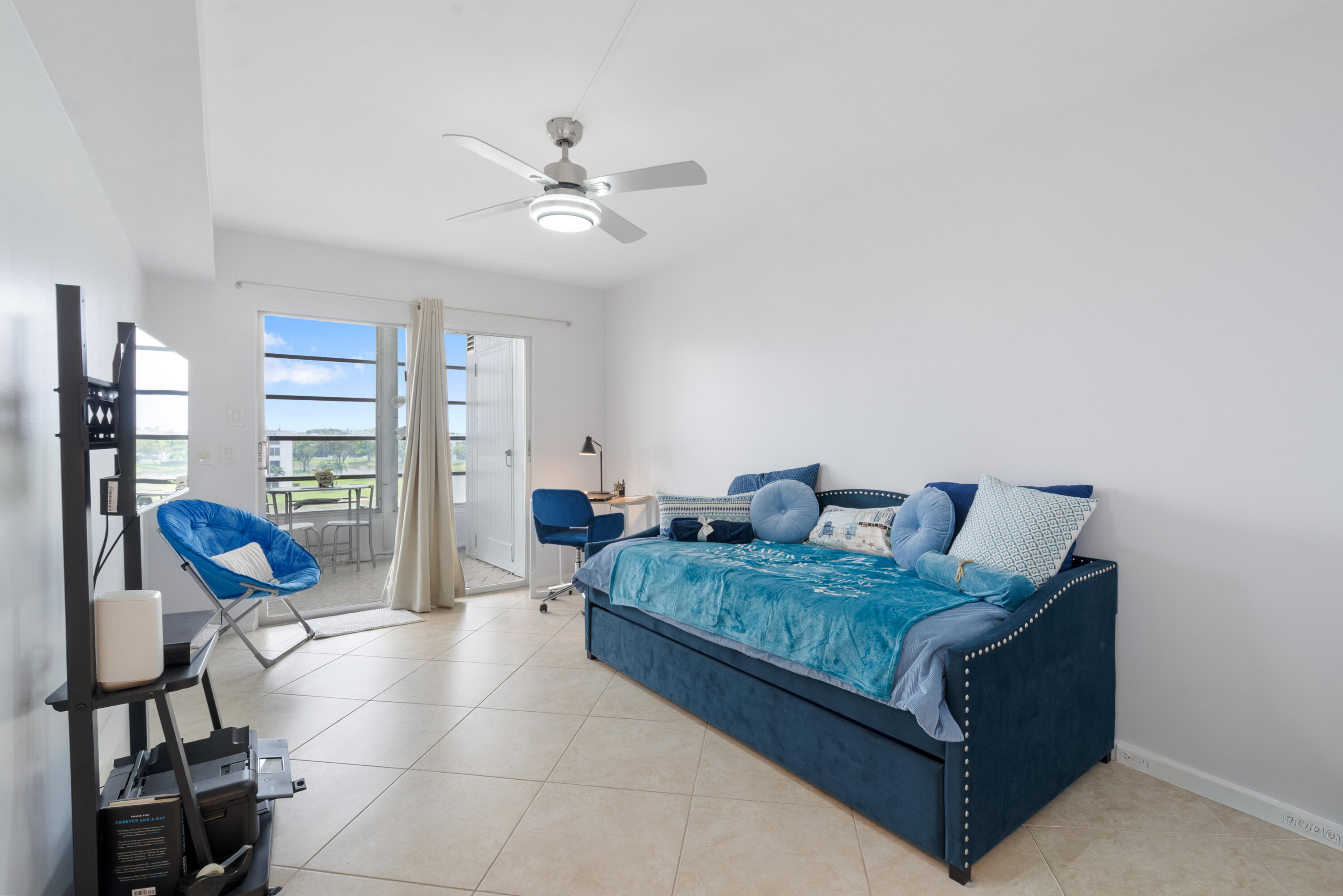 4060 Cornwall C Property Photo 15