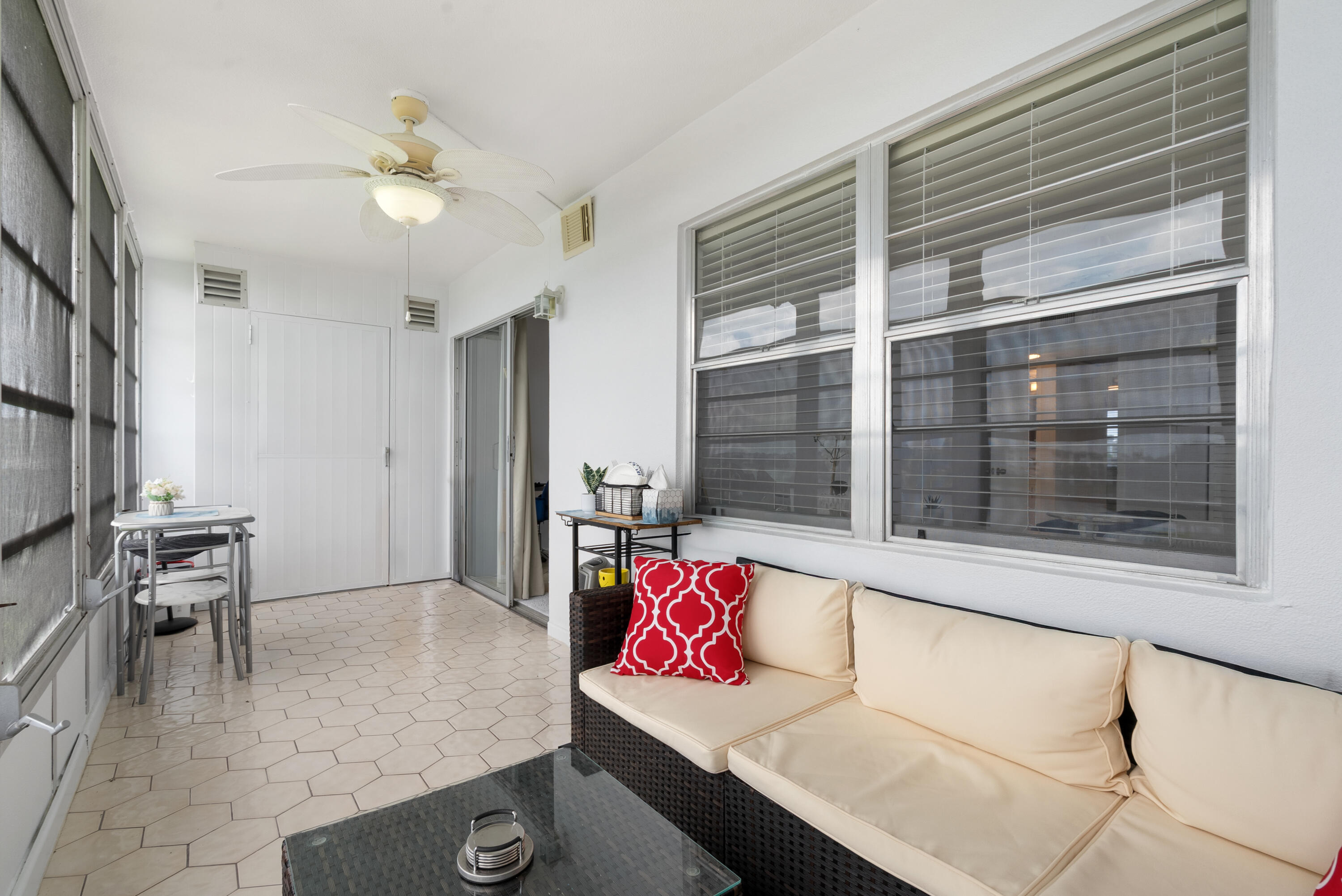4060 Cornwall C Property Photo 18