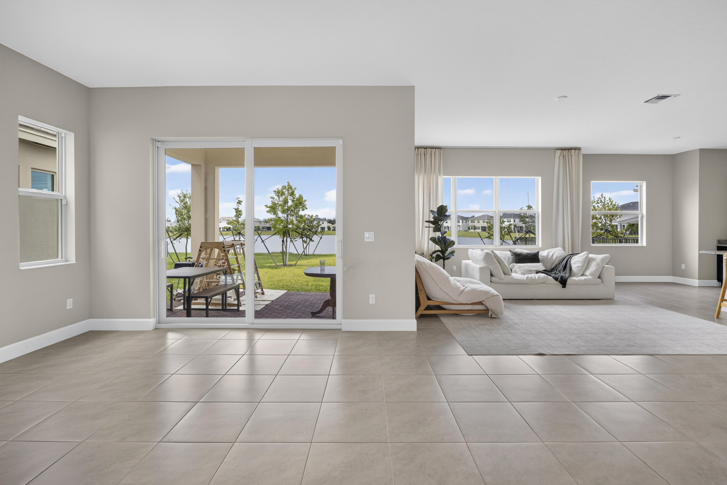 13802 Prickly Cone Cove Property Photo 3