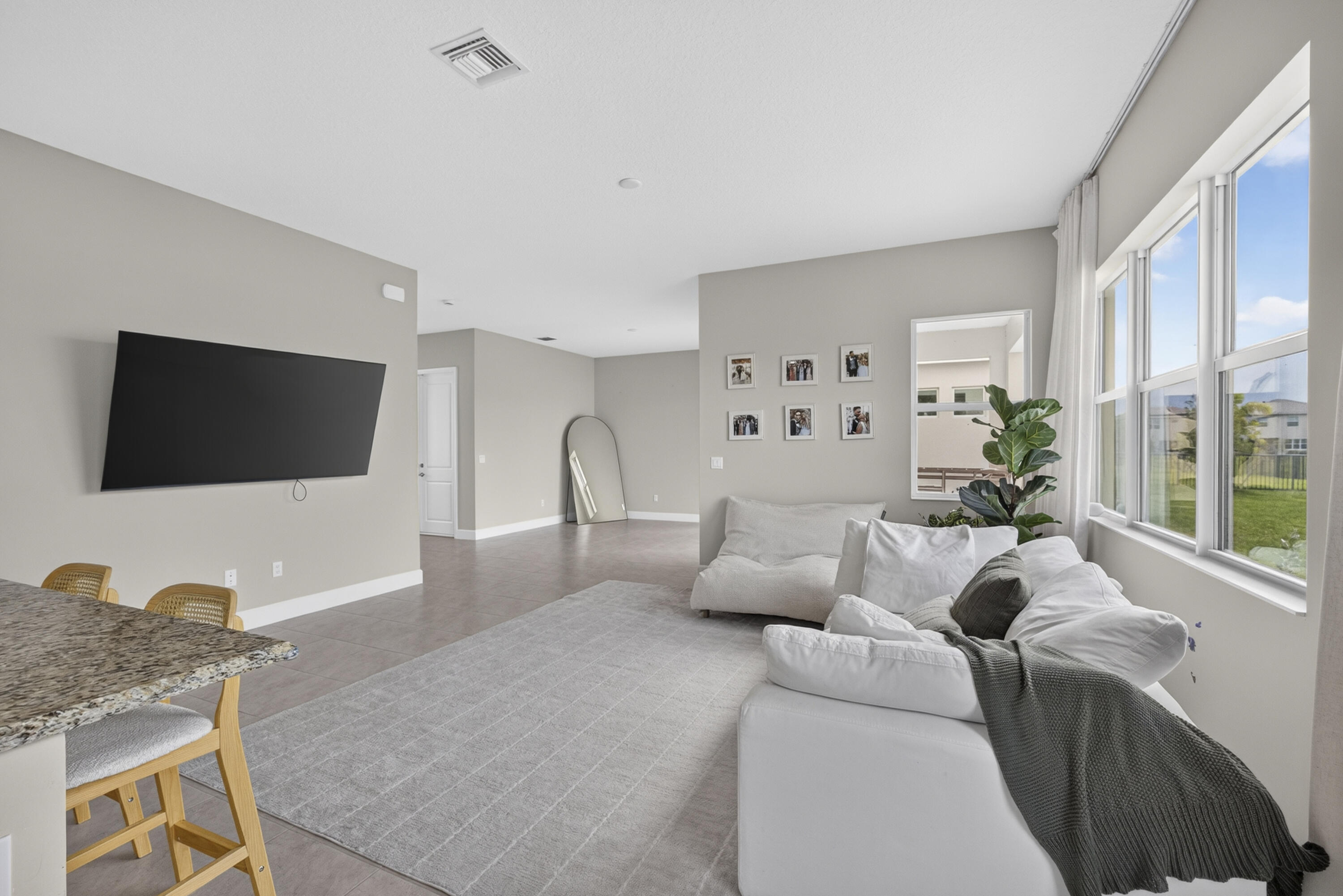 13802 Prickly Cone Cove Property Photo 6
