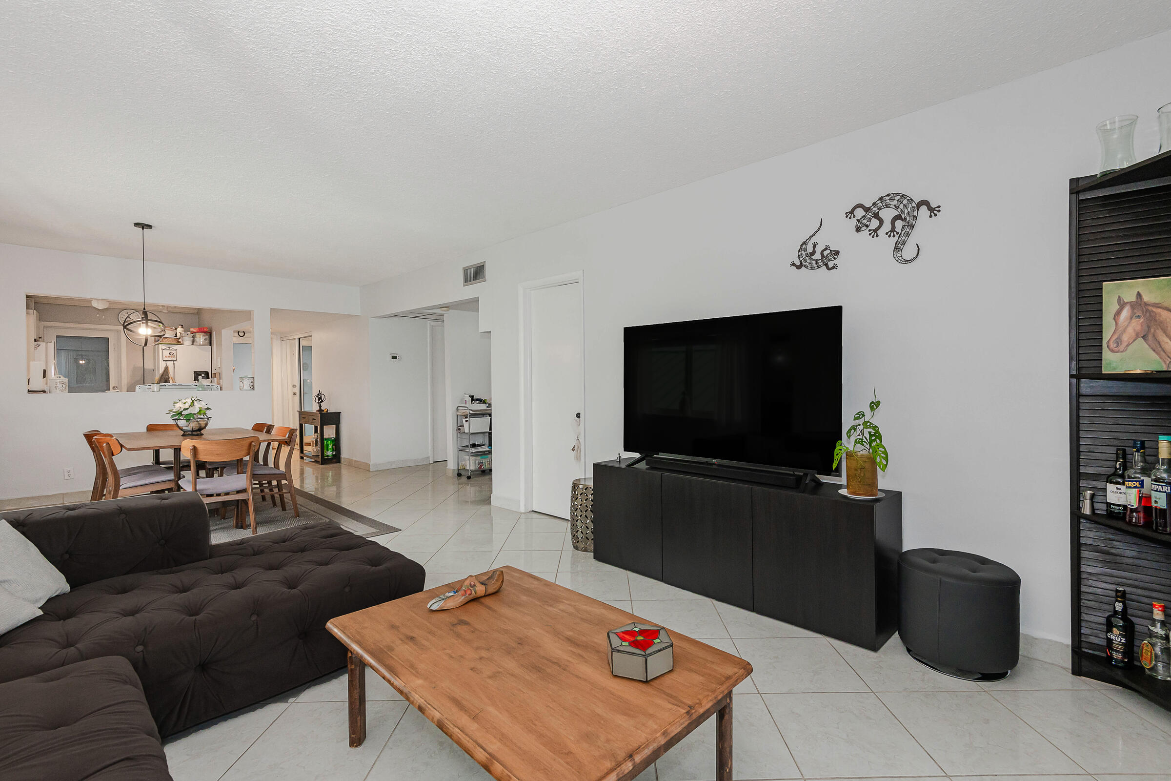 320 S Surf Road 206 Property Photo 12