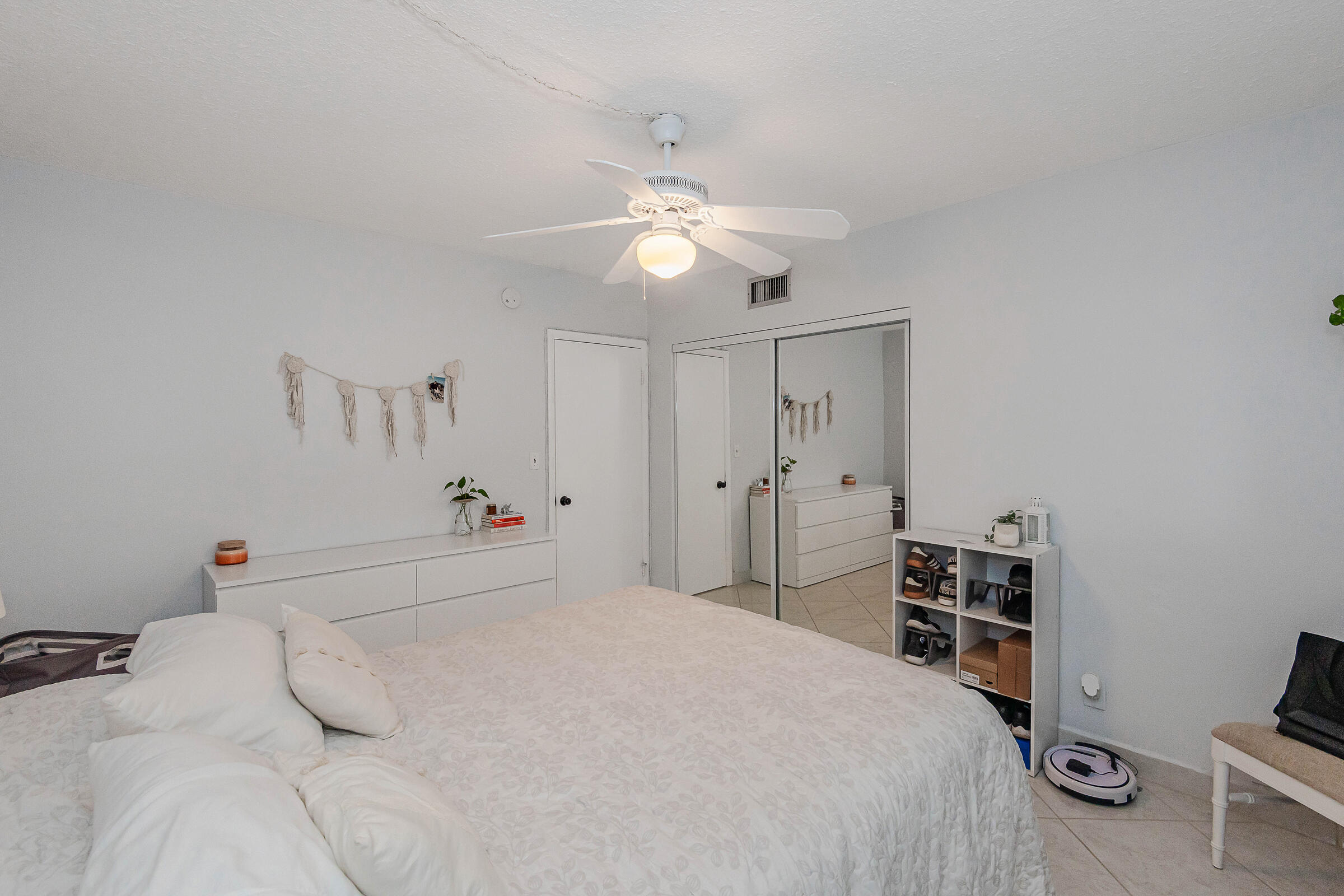 320 S Surf Road 206 Property Photo 23