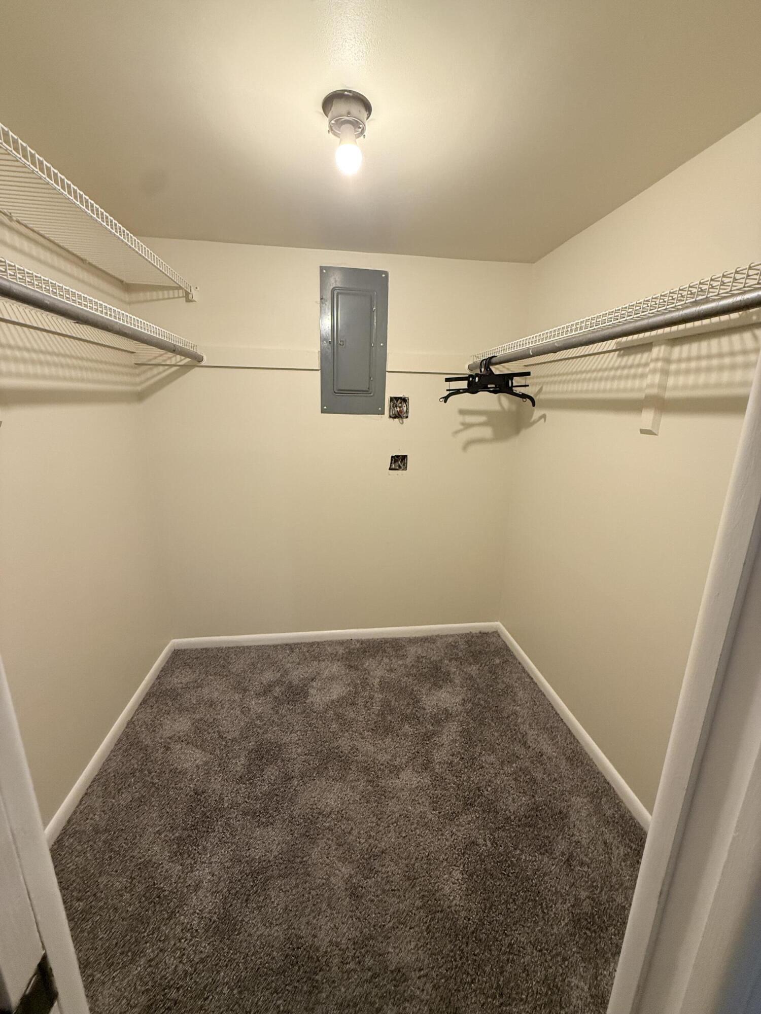 2050 Oleander Boulevard 6-202 Property Photo 14