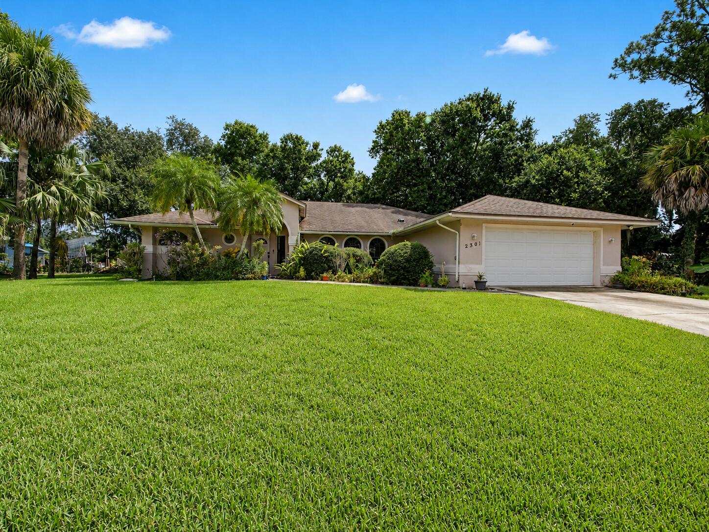 2301 Sw Abner Road Property Photo 1