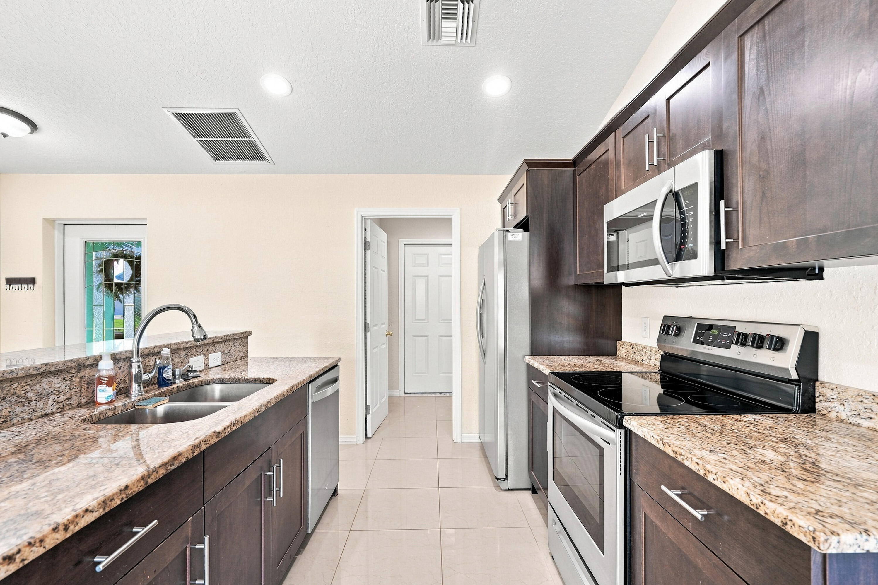 3022 Sw Segovia Street Property Photo 16