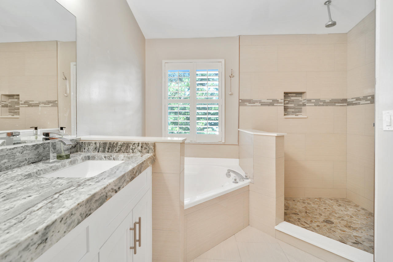 6191 Old Court Road 806 Property Photo 23