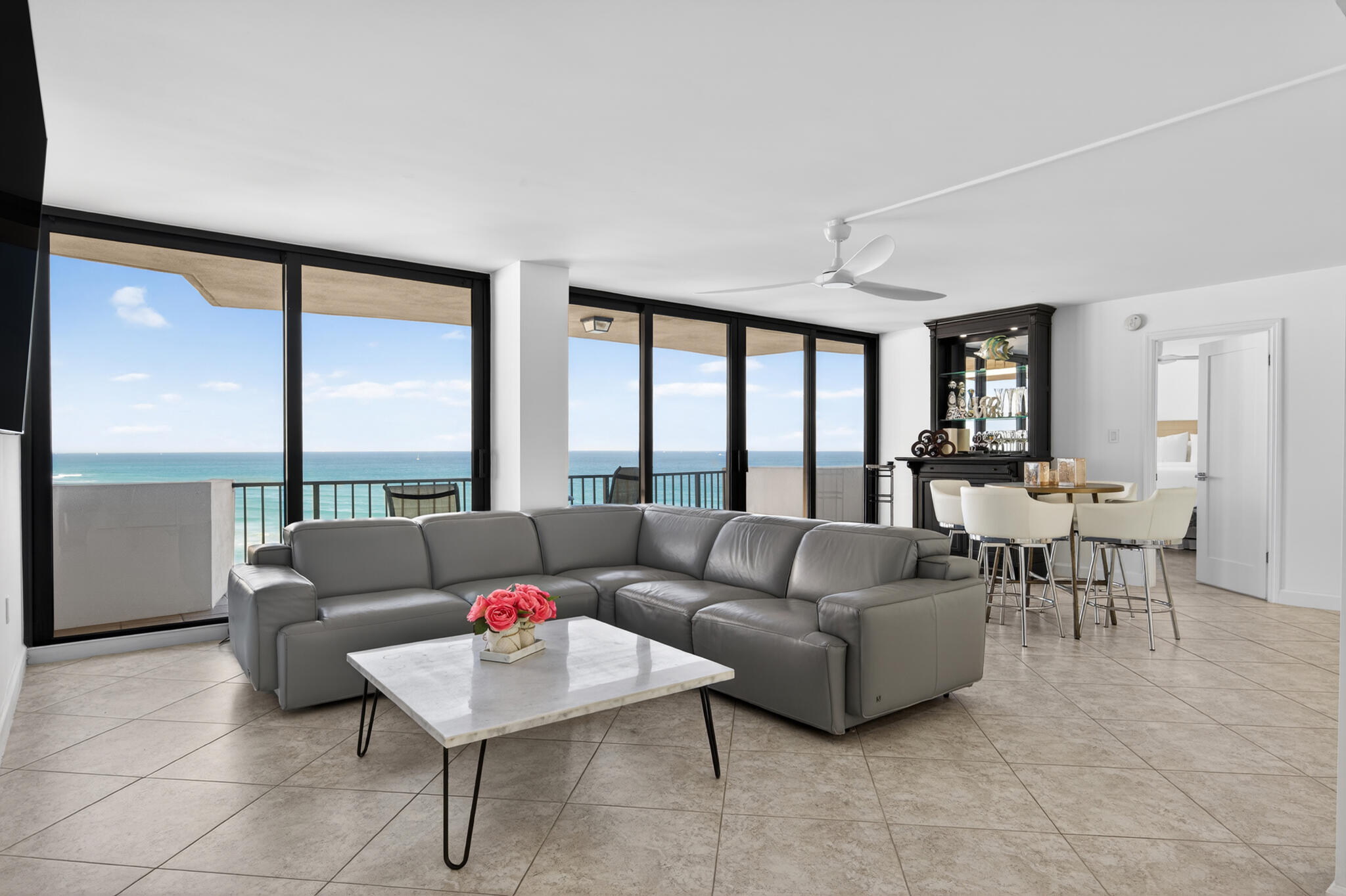 4200 N Ocean Drive 1-1101 Property Photo 8