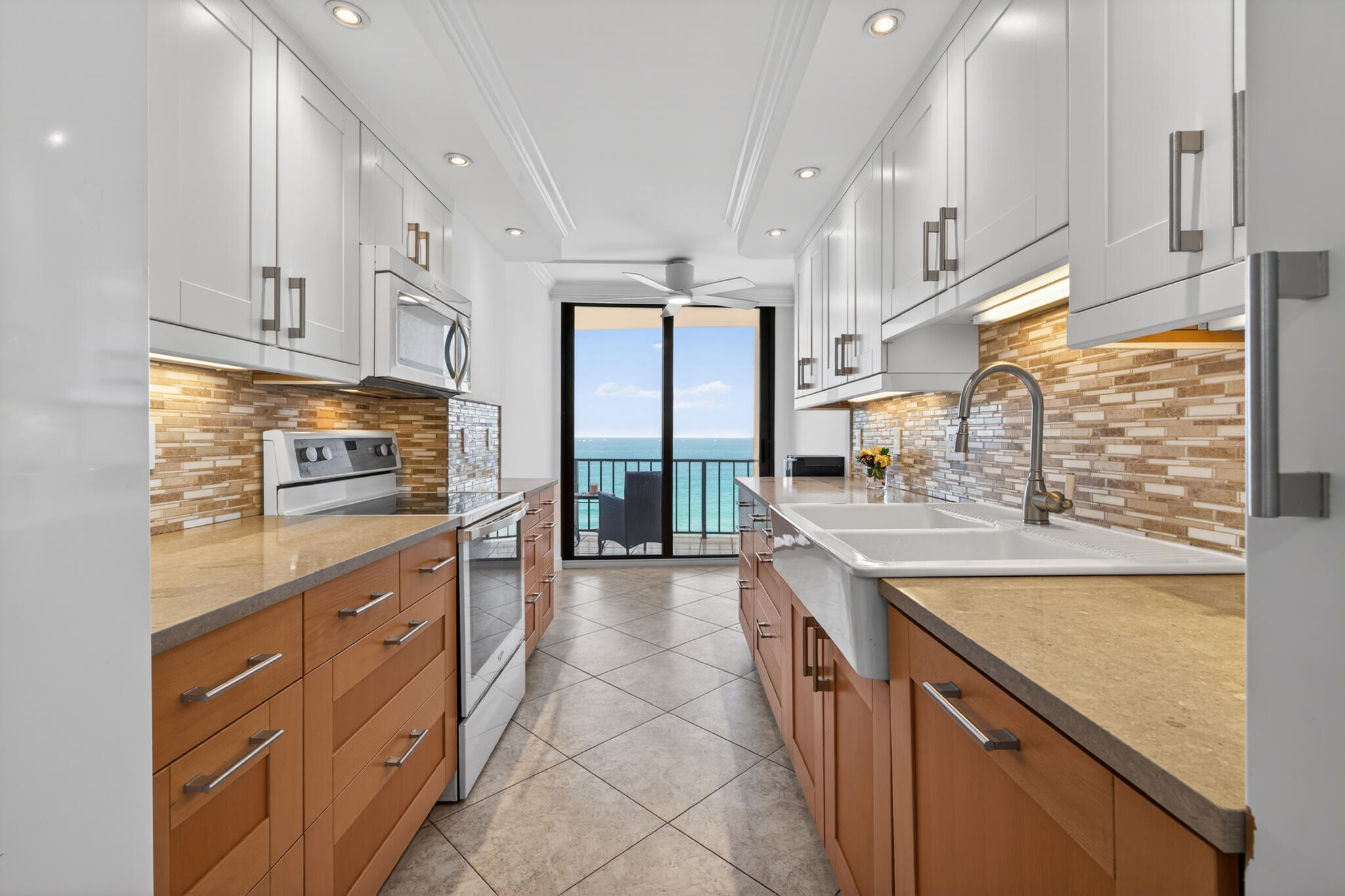 4200 N Ocean Drive 1-1101 Property Photo 12