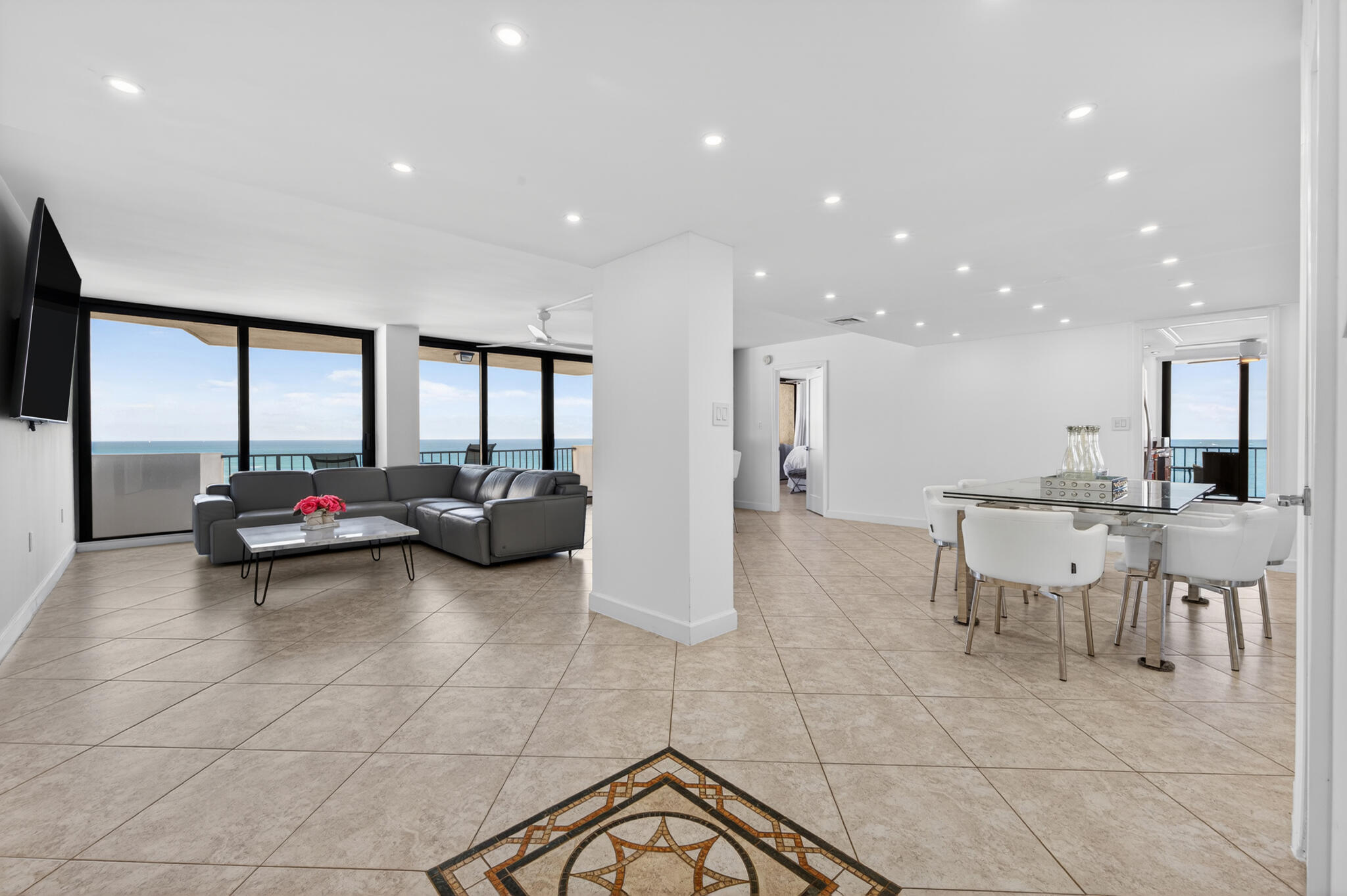 4200 N Ocean Drive 1-1101 Property Photo 13