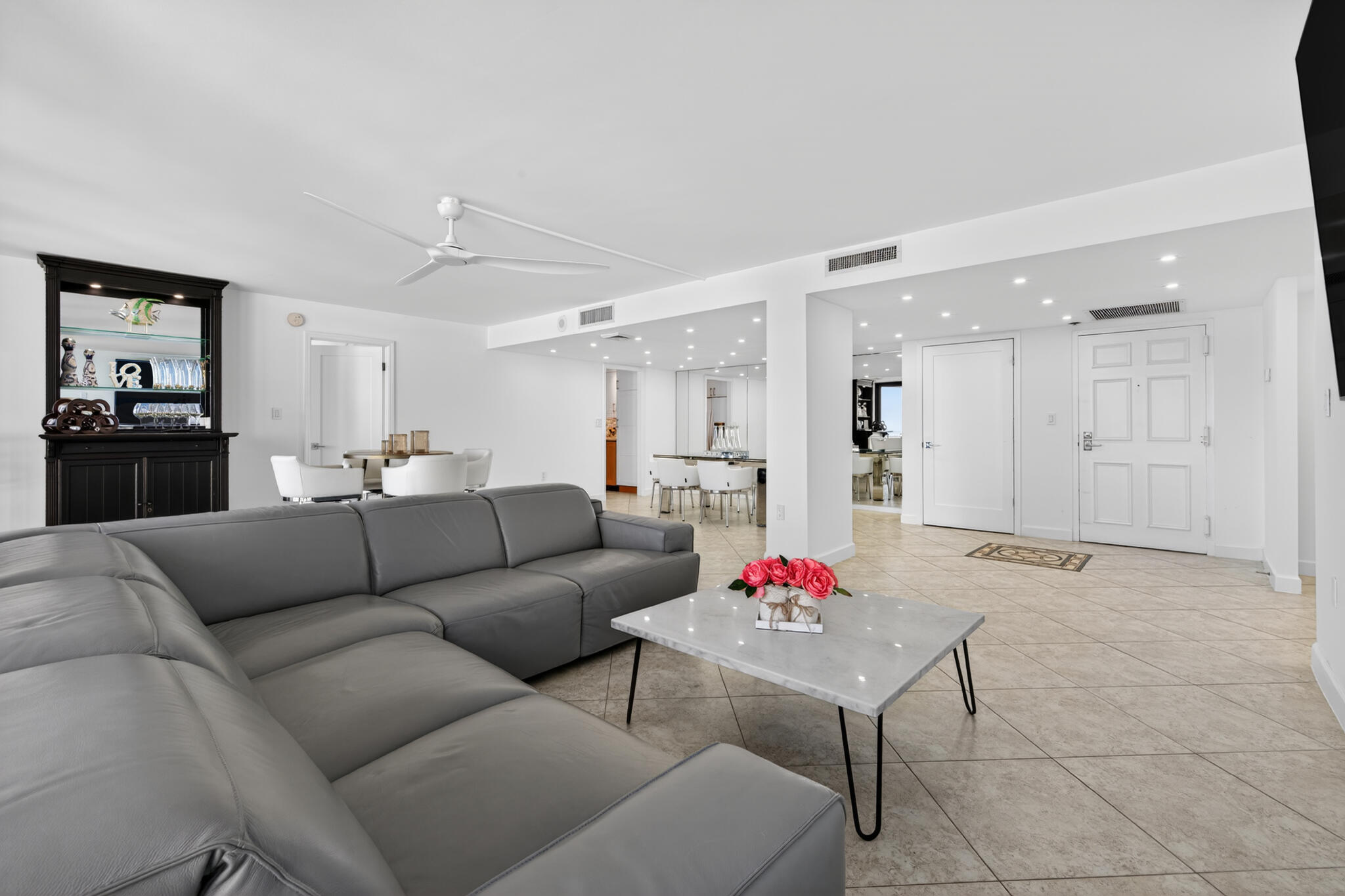 4200 N Ocean Drive 1-1101 Property Photo 14