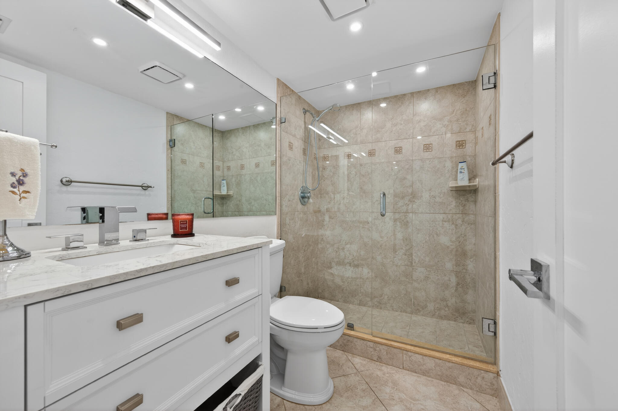 4200 N Ocean Drive 1-1101 Property Photo 26