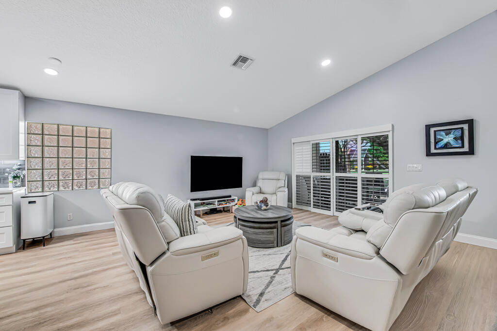 8184 Florenza Drive Property Photo 19