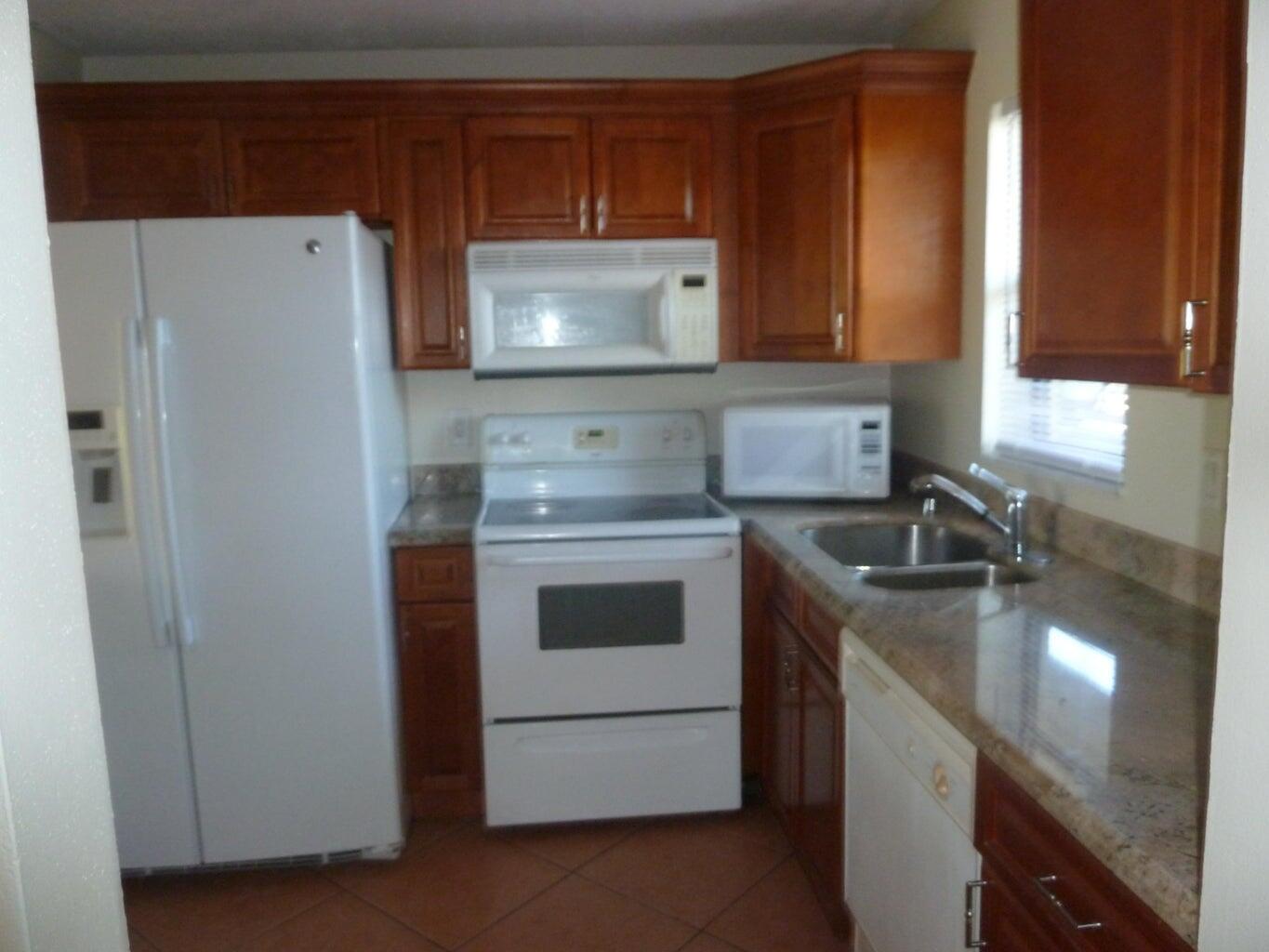 9355 Sw 8th Street 103 Property Photo 3