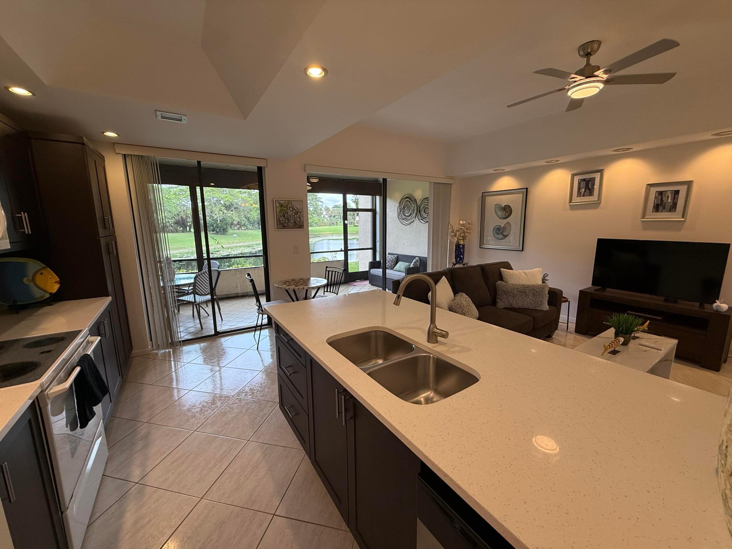 7472 La Paz Boulevard 102 Property Photo 4