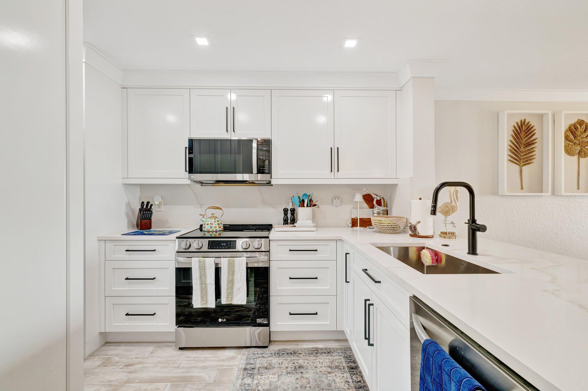 7420 S Ocean Drive 215 Property Photo 6