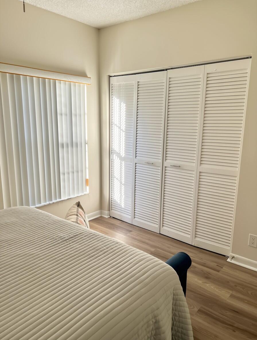 3237 Jog Park Drive Property Photo 2
