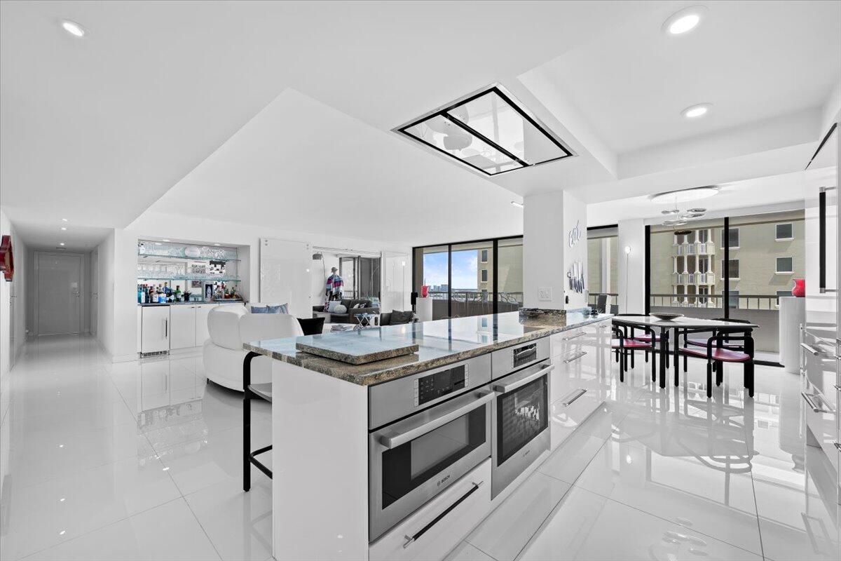 5280 N Ocean Drive 10c Property Photo 1