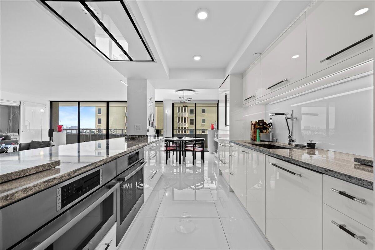 5280 N Ocean Drive 10c Property Photo 7