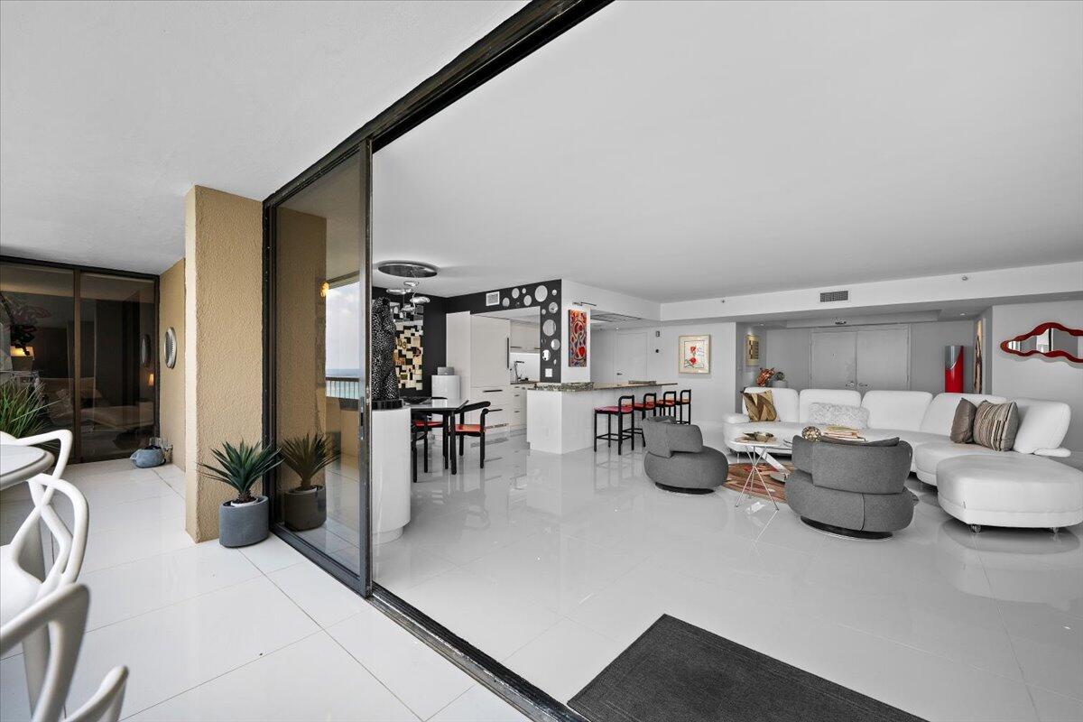 5280 N Ocean Drive 10c Property Photo 15