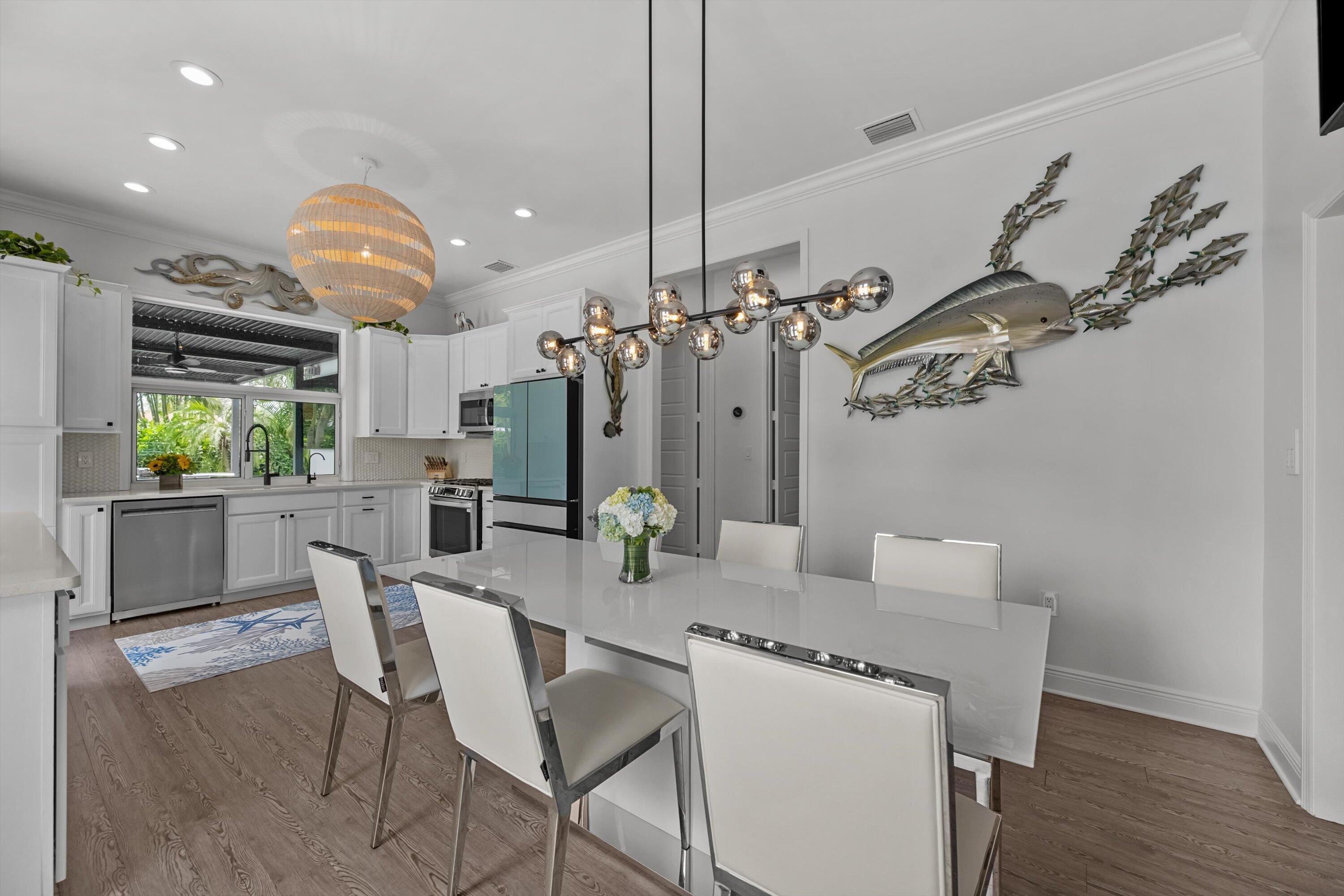765 Lagoon Drive Property Photo 10