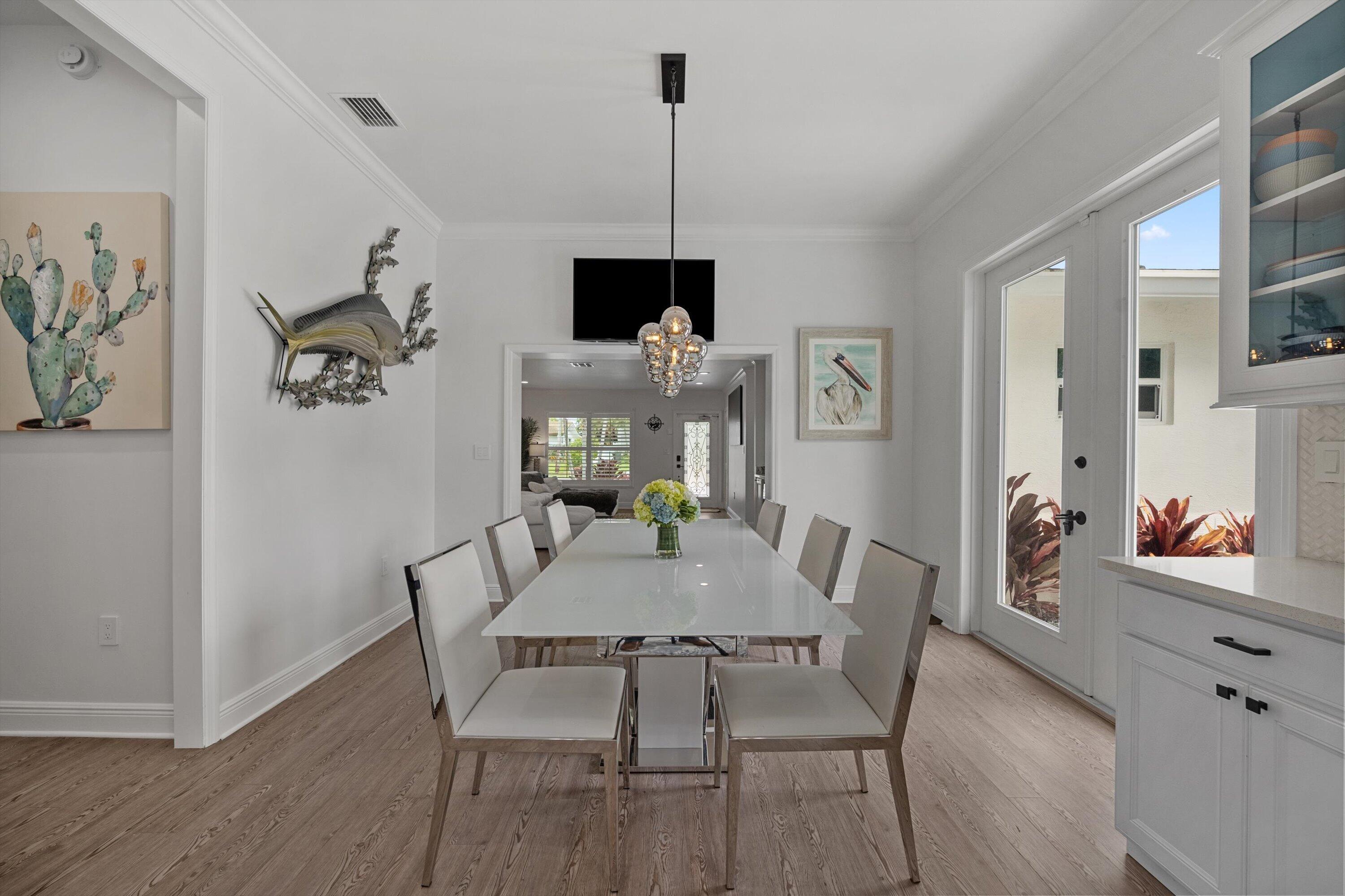 765 Lagoon Drive Property Photo 11
