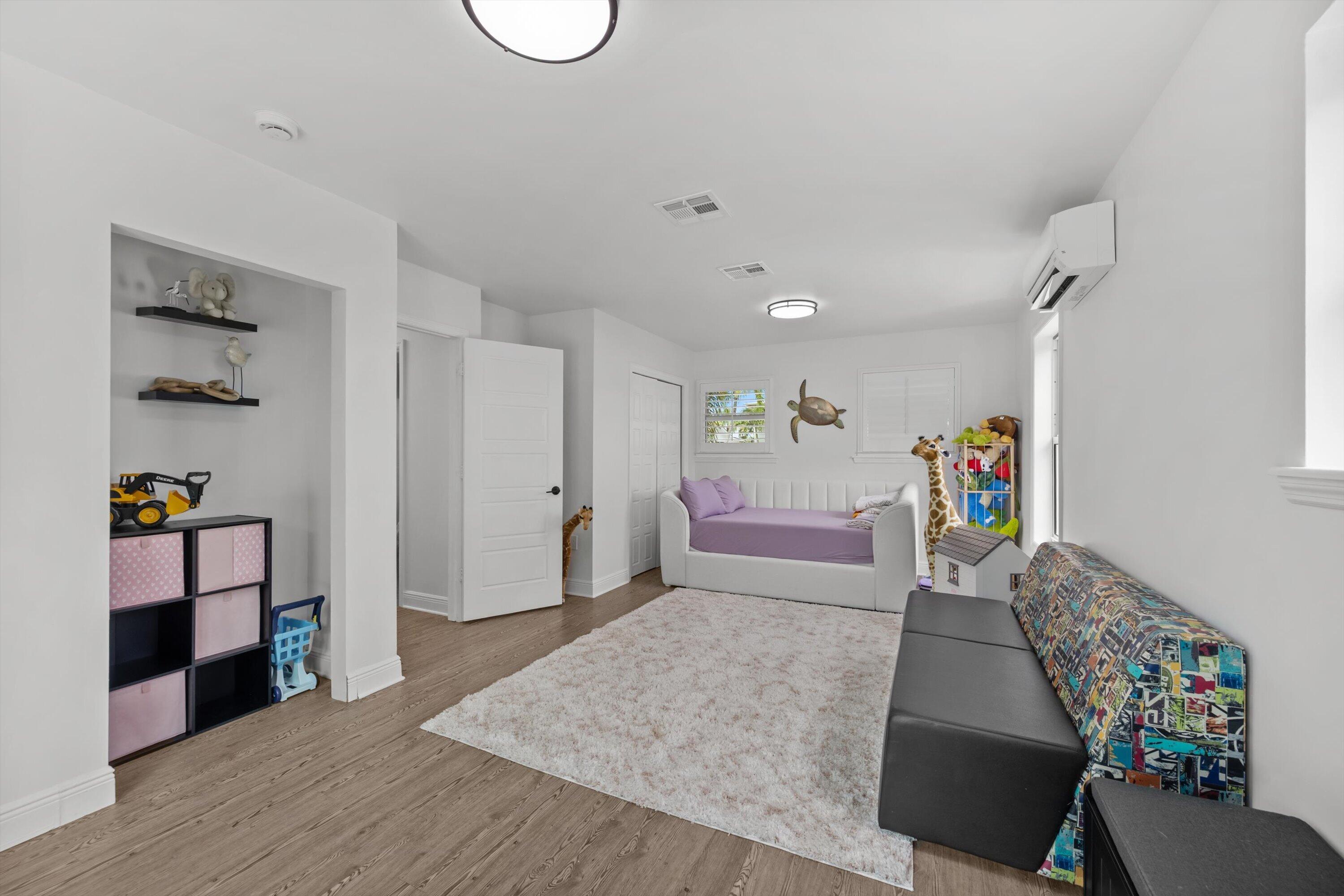 765 Lagoon Drive Property Photo 14