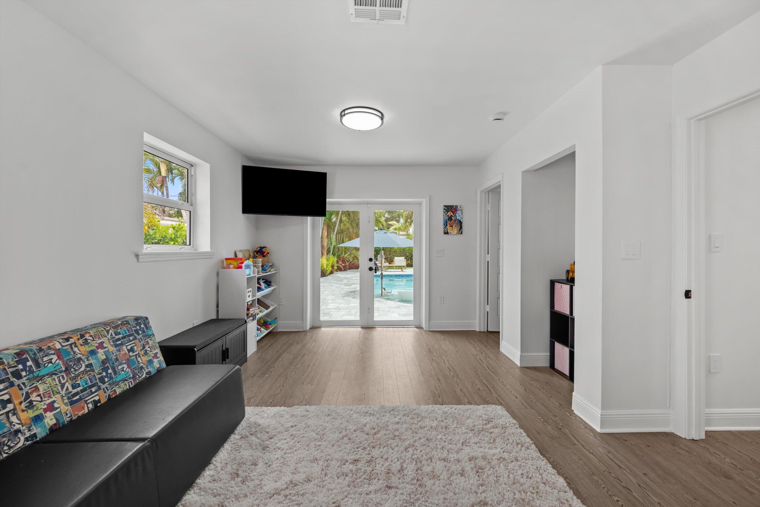 765 Lagoon Drive Property Photo 16