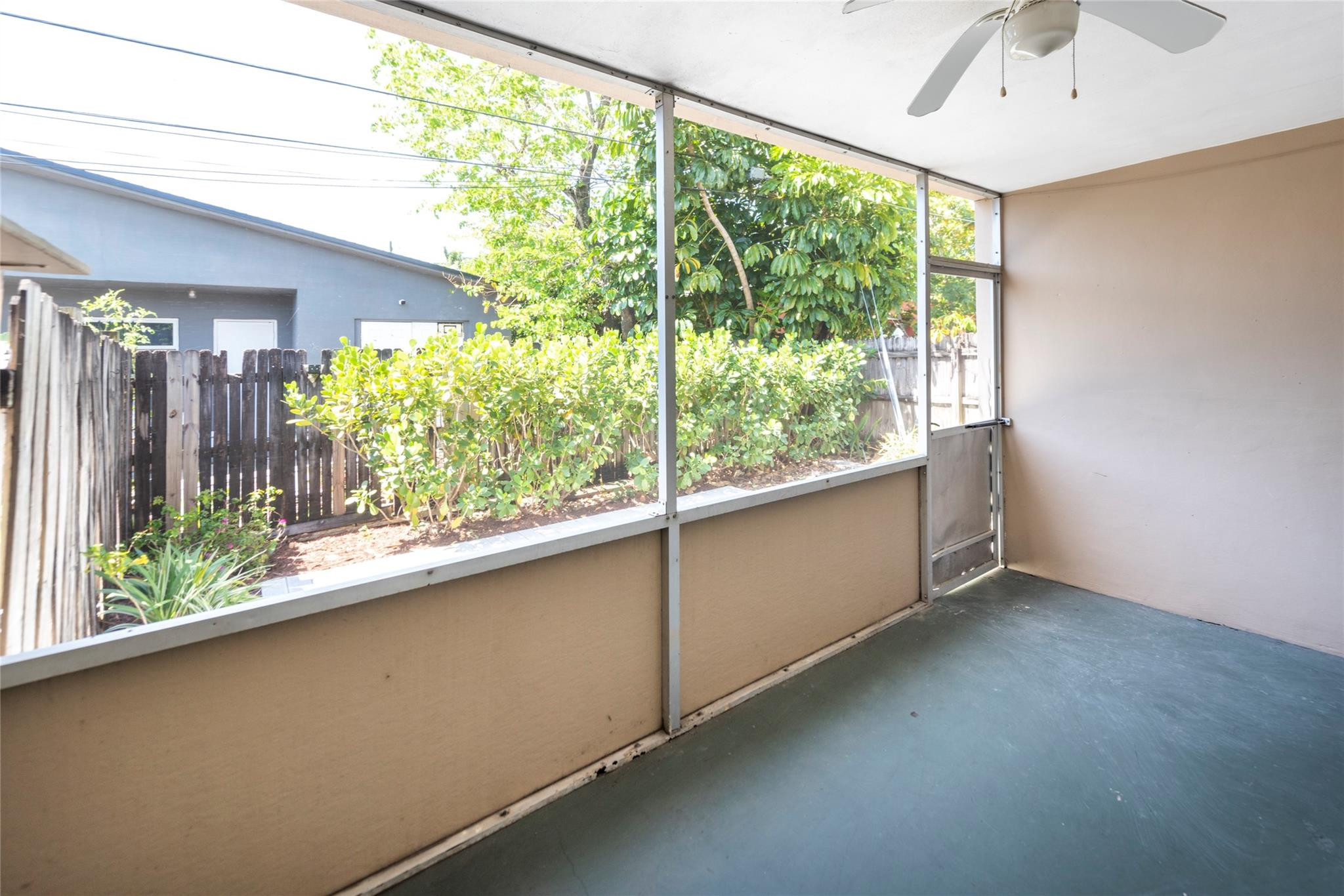 930 Mandarin Isle Property Photo 8