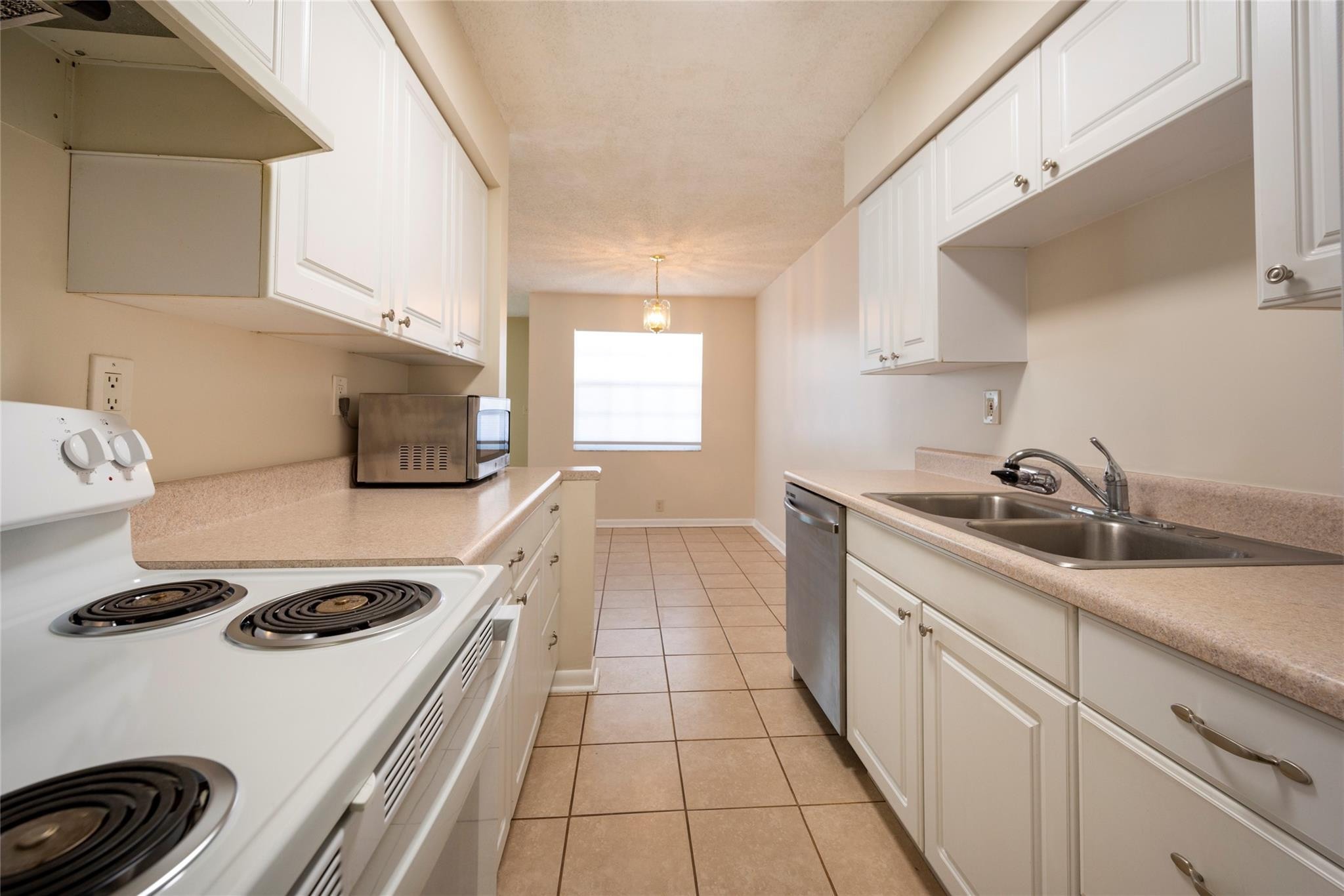 930 Mandarin Isle Property Photo 15