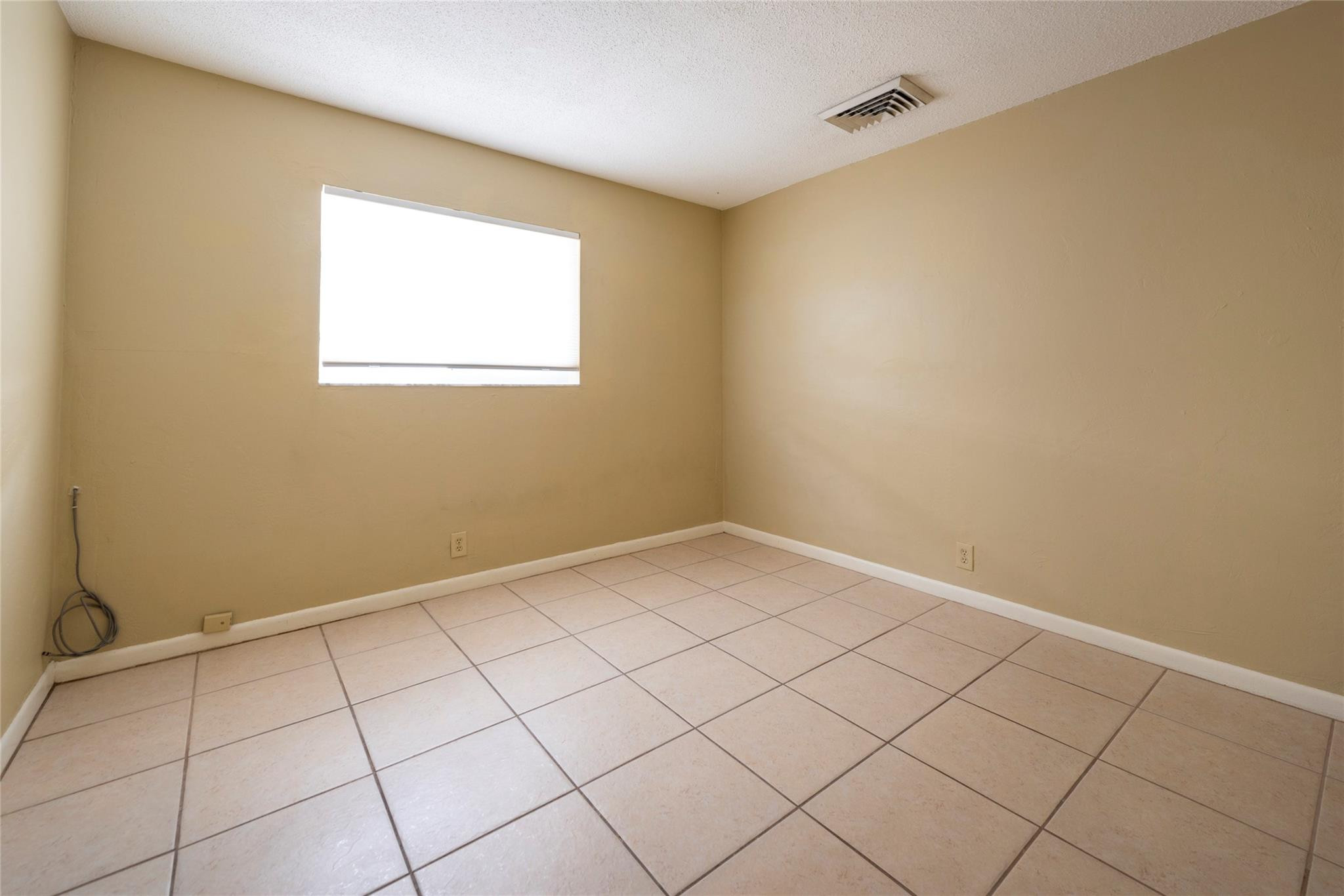 930 Mandarin Isle Property Photo 16