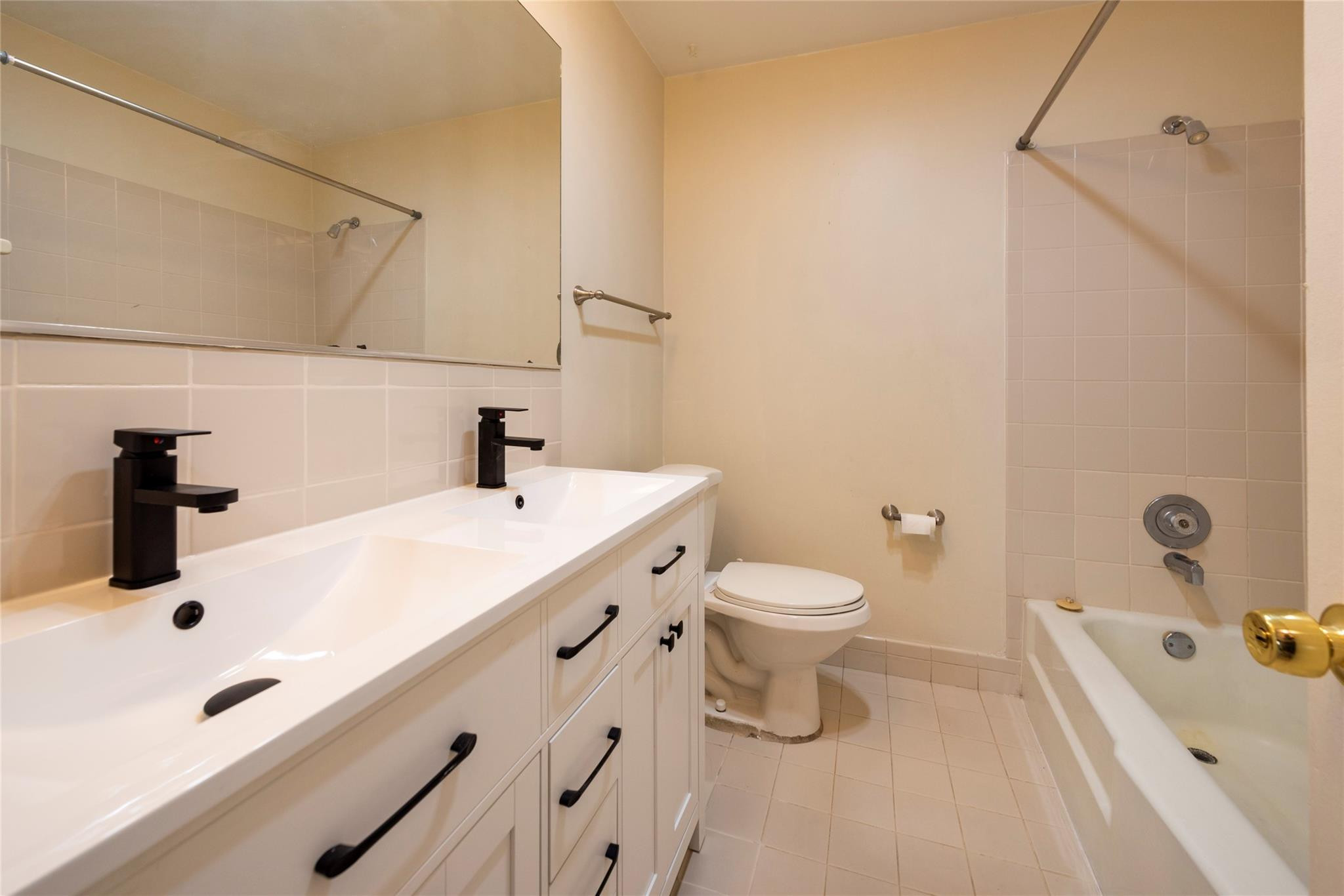 930 Mandarin Isle Property Photo 17