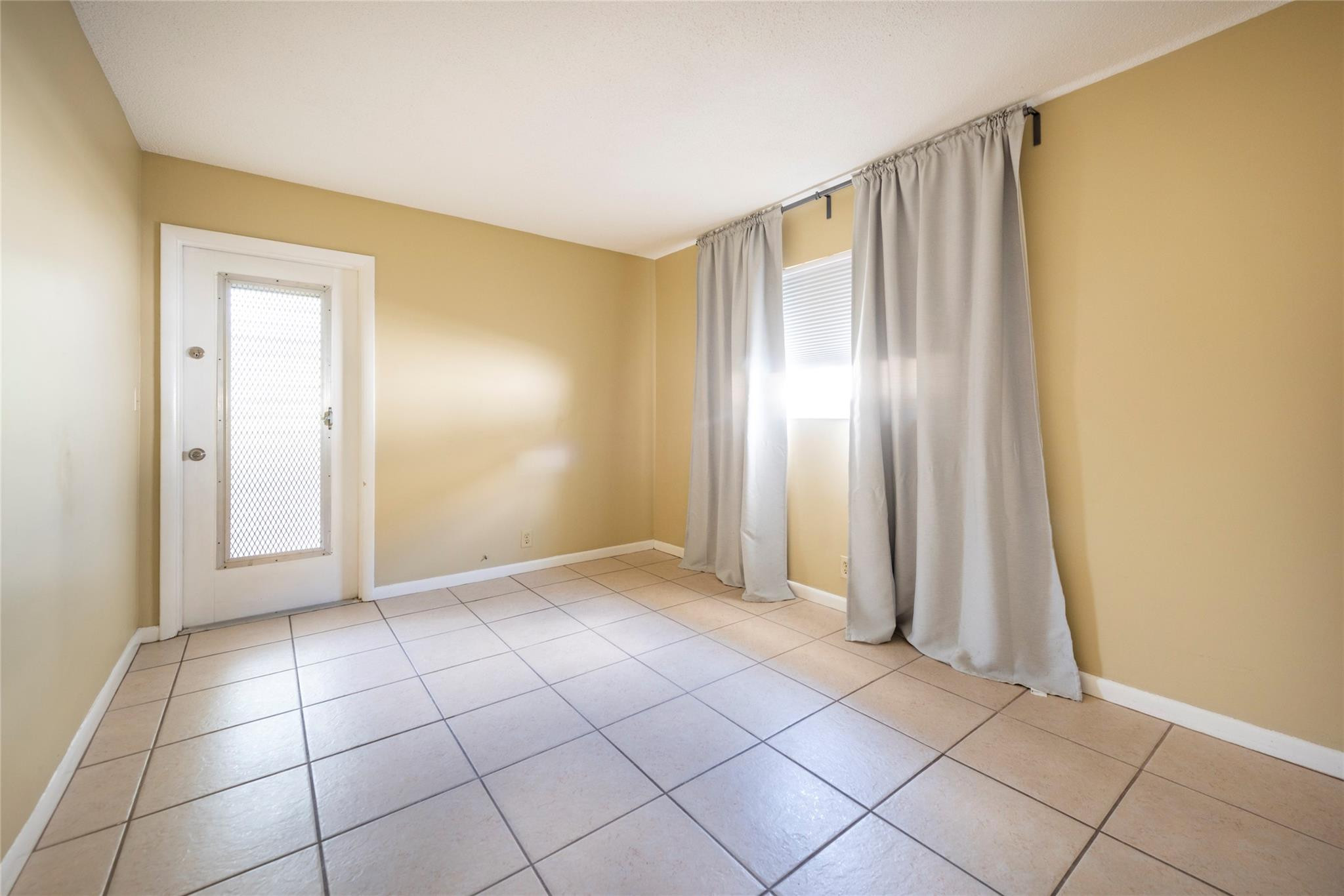 930 Mandarin Isle Property Photo 19