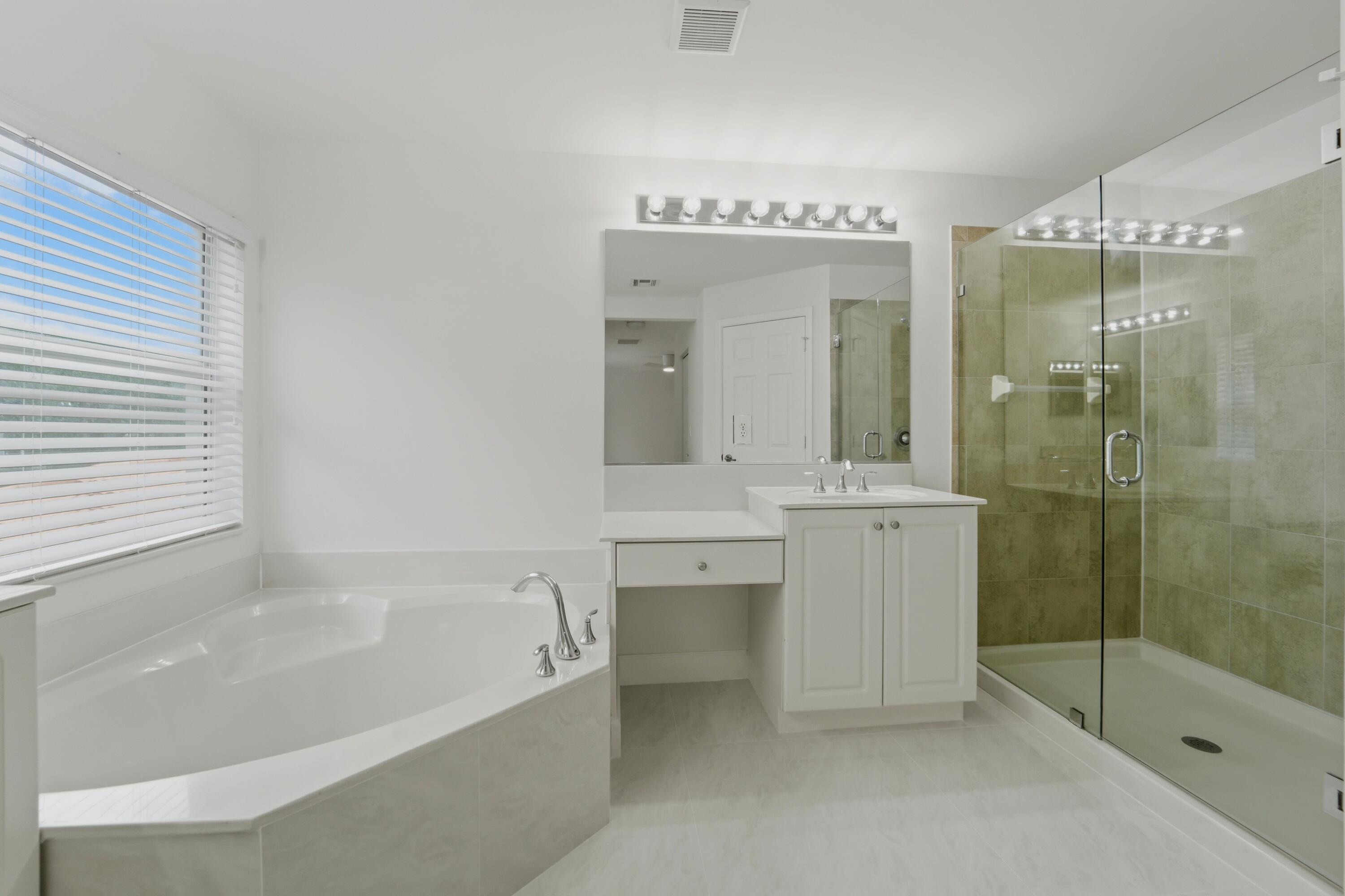 10941 Bitternut Hickory Lane Property Photo 12