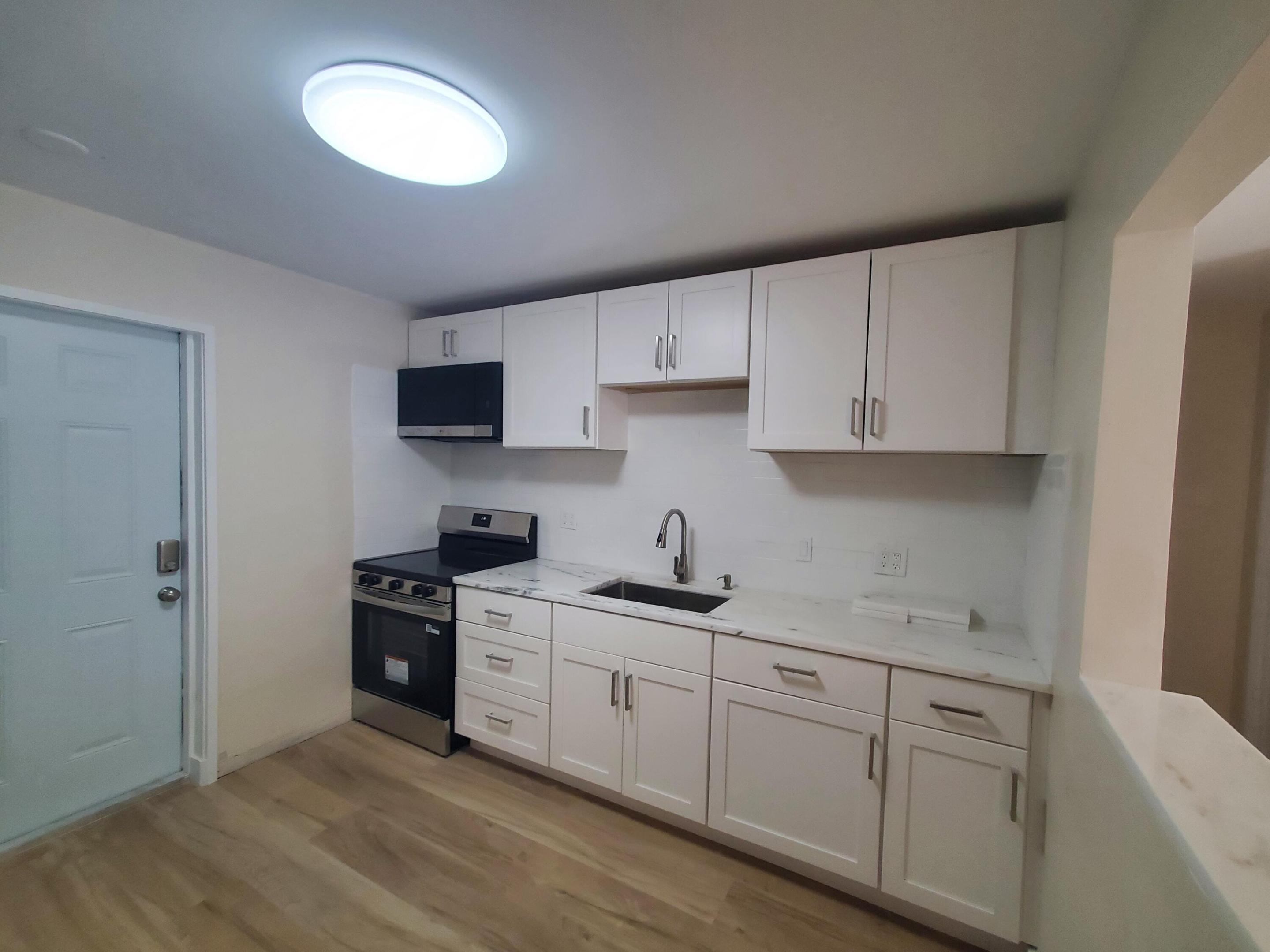 335 Hernando Street Property Photo 5