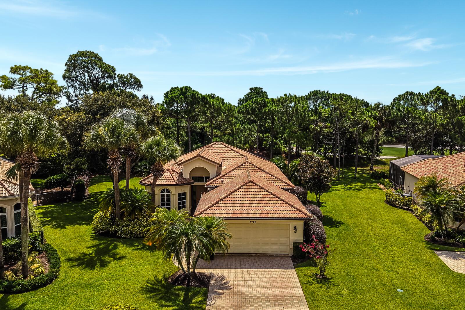 7726 Greenbrier Circle Property Photo 1