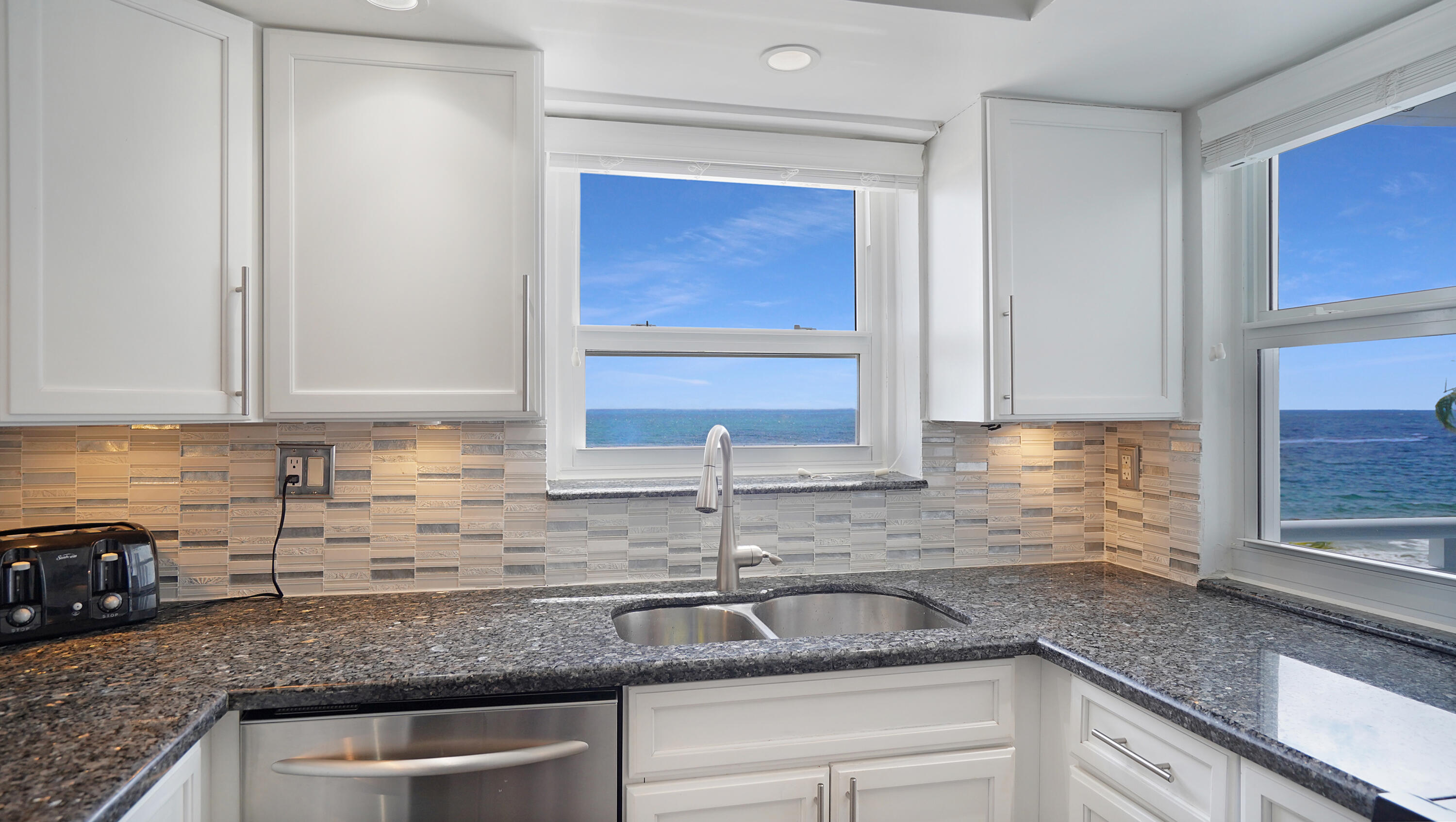 3430 Galt Ocean Drive 407 Property Photo 9