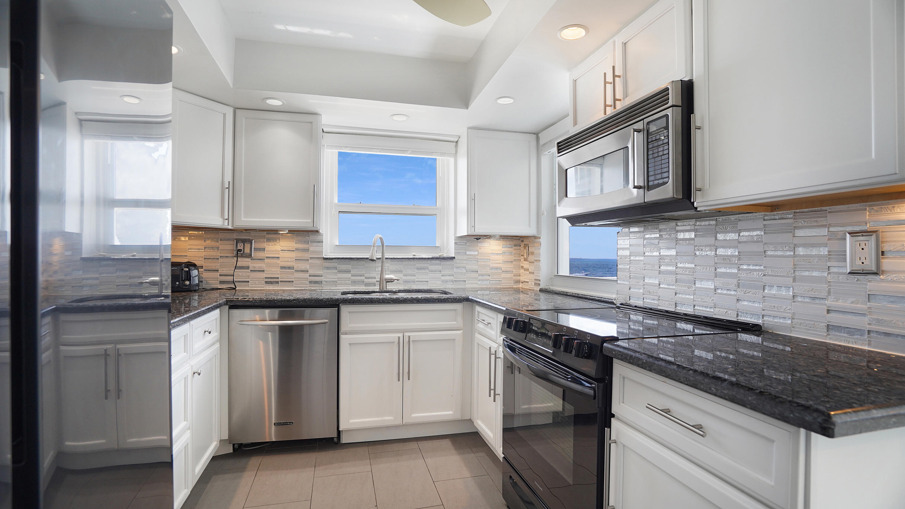 3430 Galt Ocean Drive 407 Property Photo 10