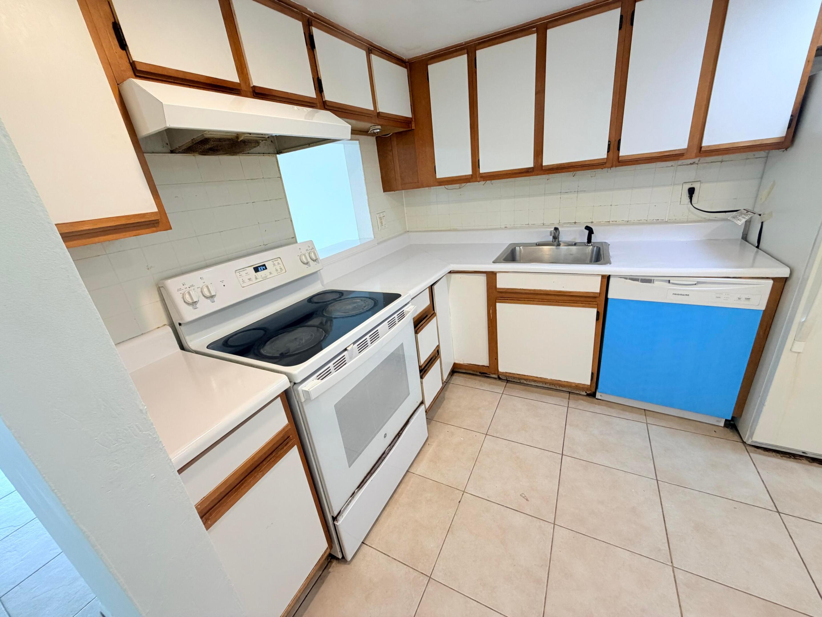 4304 Nw 9th Avenue 3-3b Property Photo 3