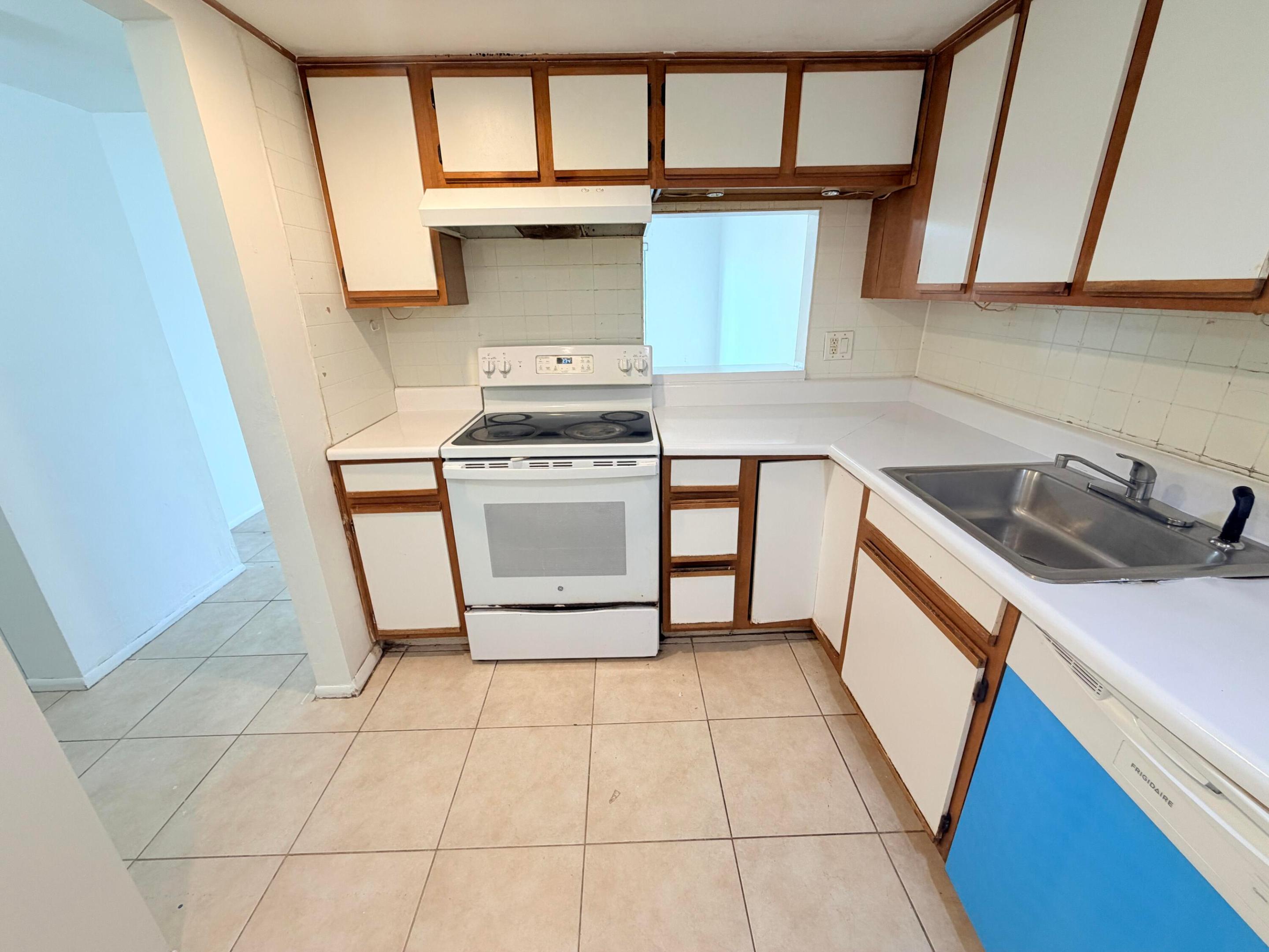4304 Nw 9th Avenue 3-3b Property Photo 4