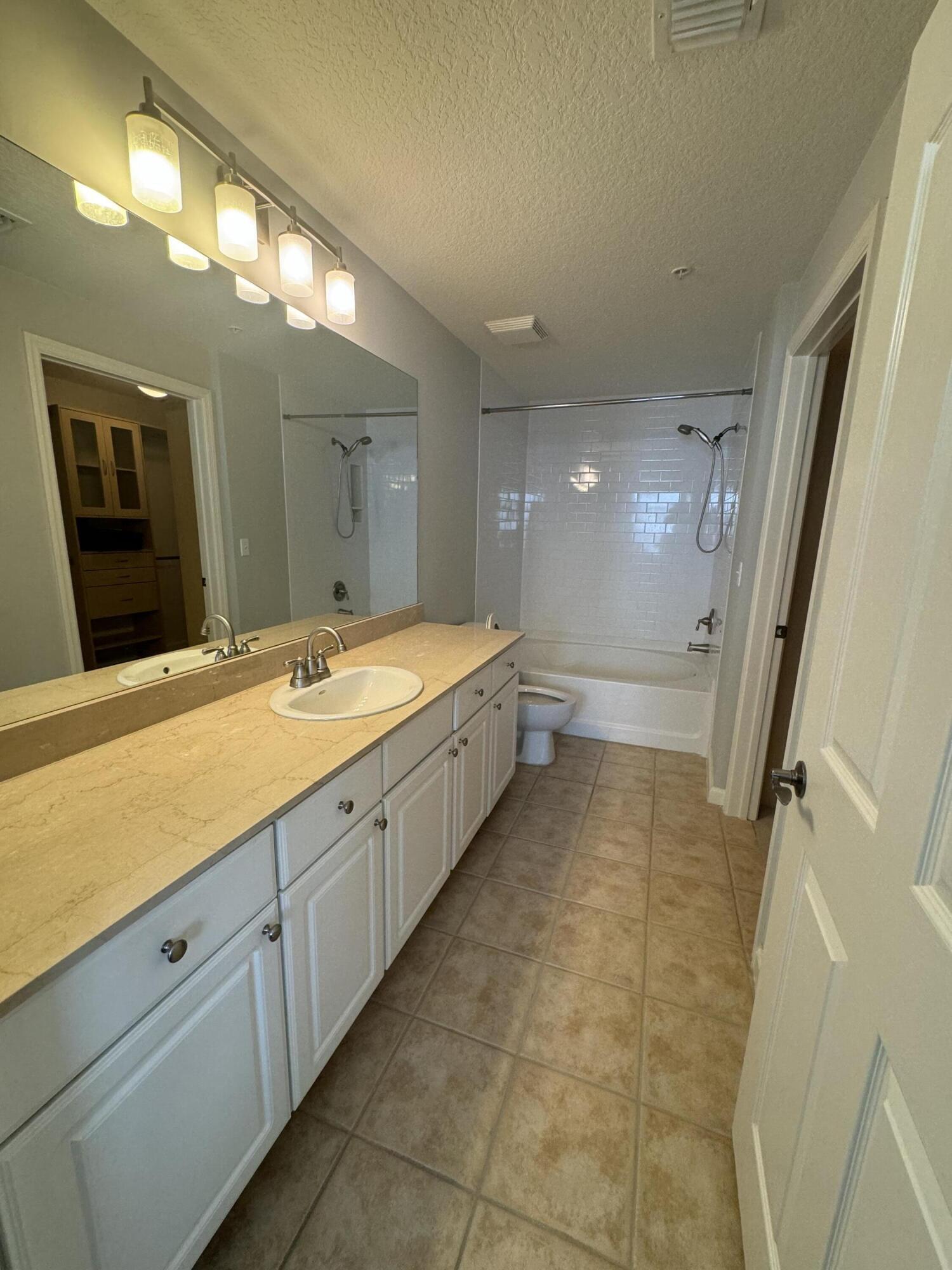 225 Murcia Drive 305 Property Photo 7