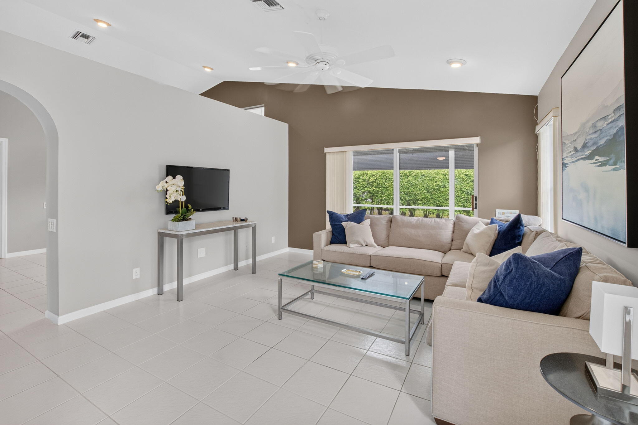 B26059612 Property Photo 16